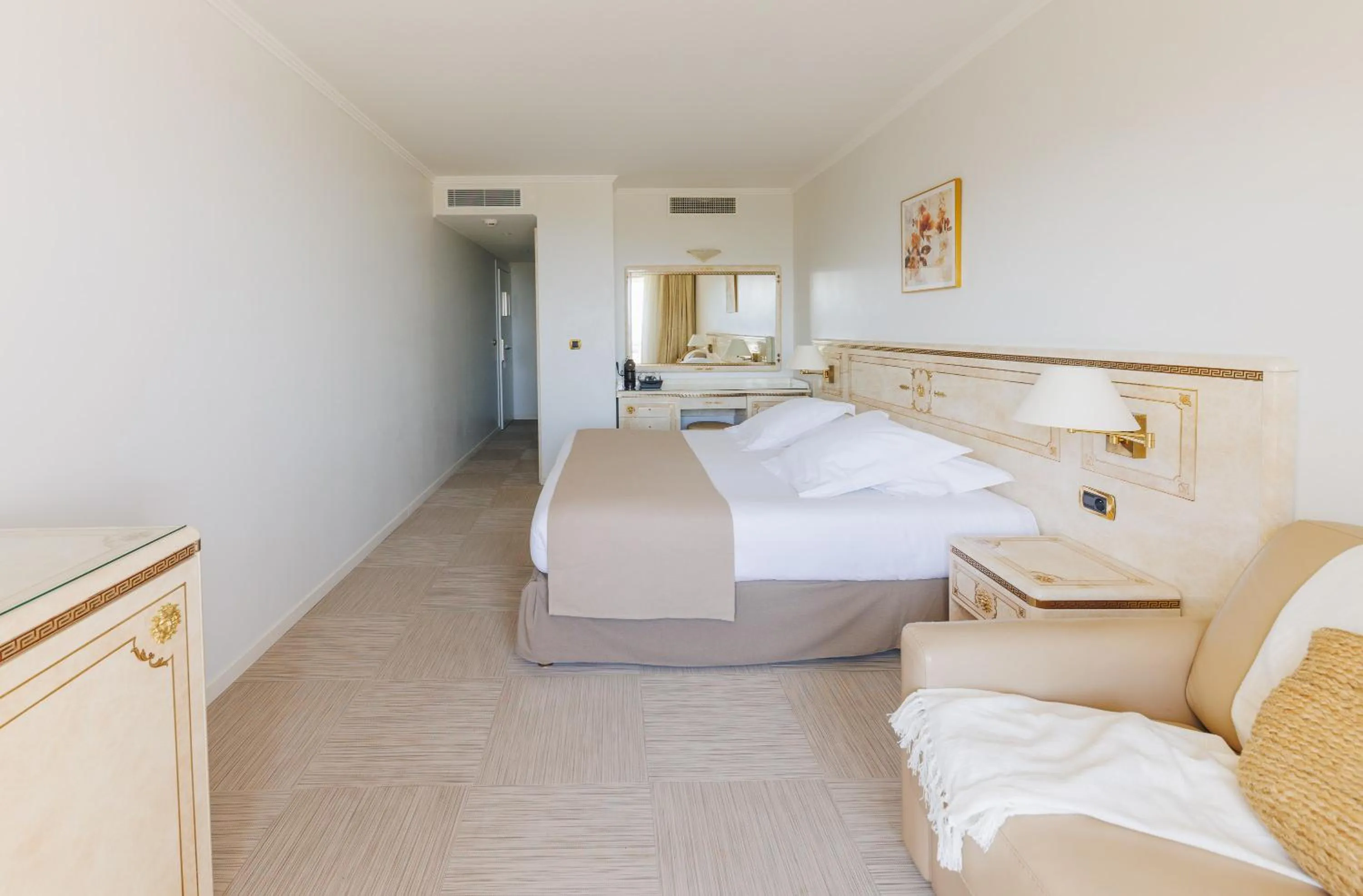 Photo of the whole room, Bed in Hotel Corsica & Spa Serena