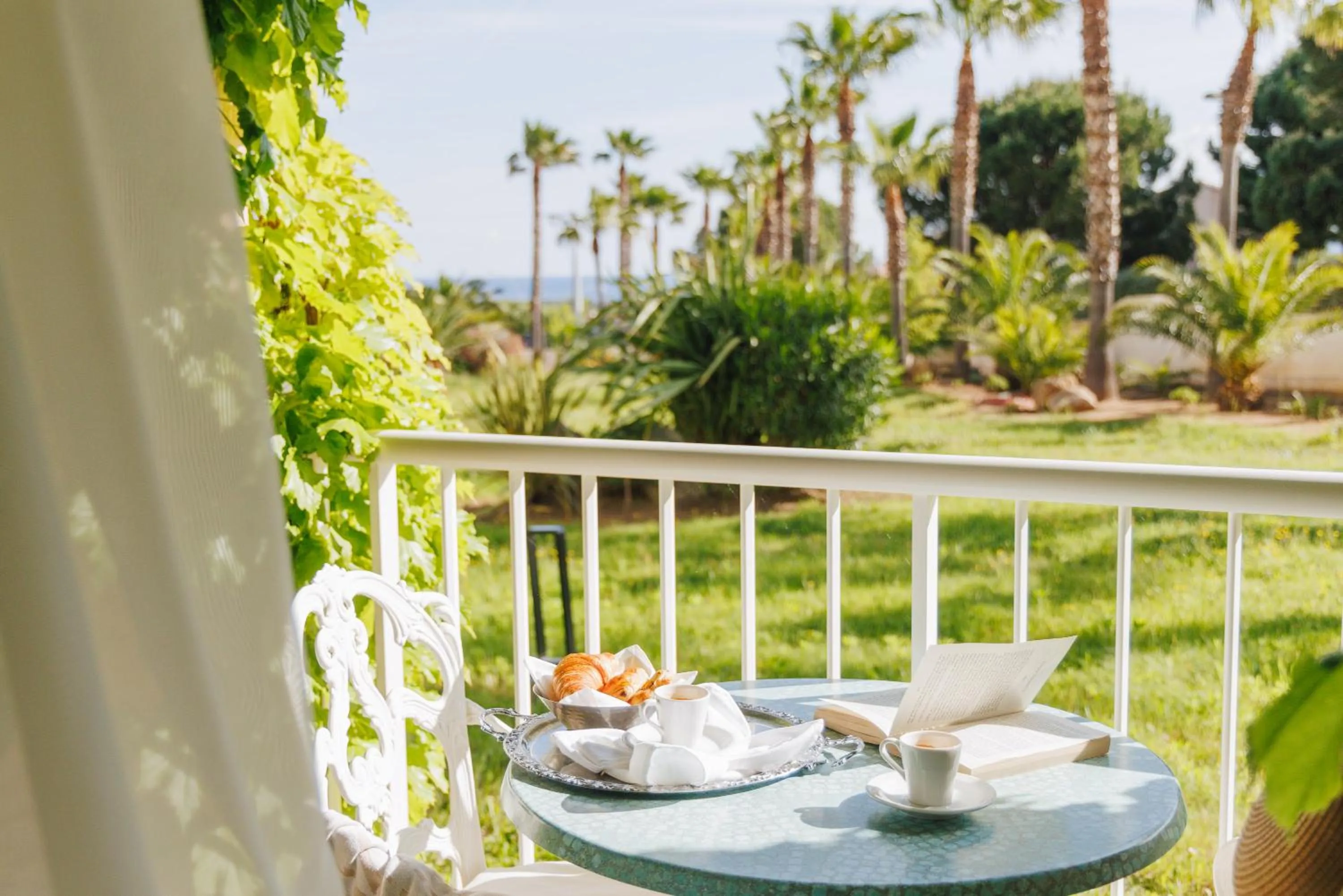 Garden view in Hotel Corsica & Spa Serena