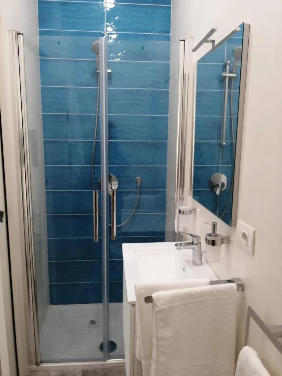 Shower in B&B Casa Malù