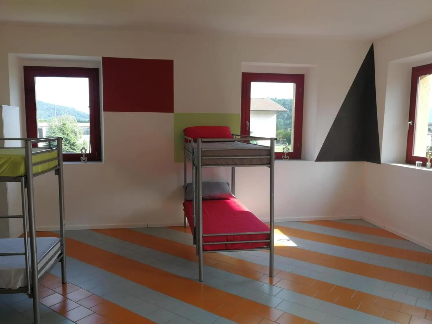 bunk bed in OSTELLO DI SAN GERMANO