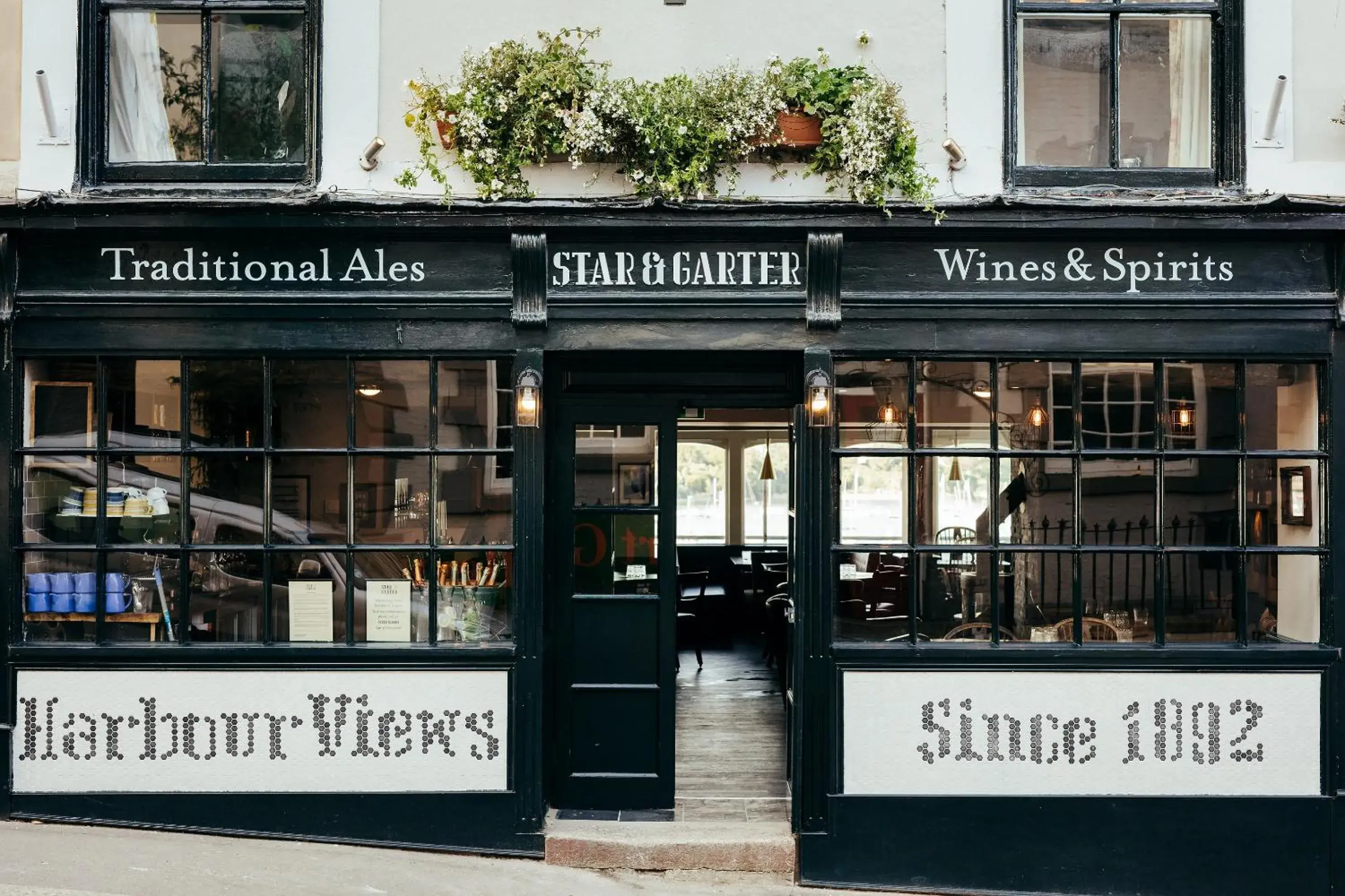Star & Garter Star & Garter