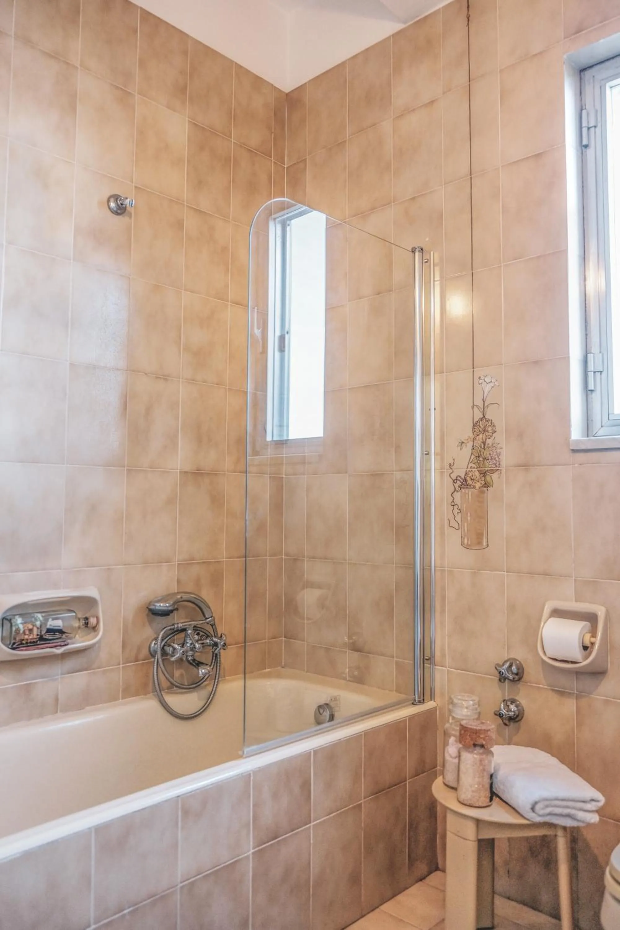 Hot Tub in Sorrento Hills