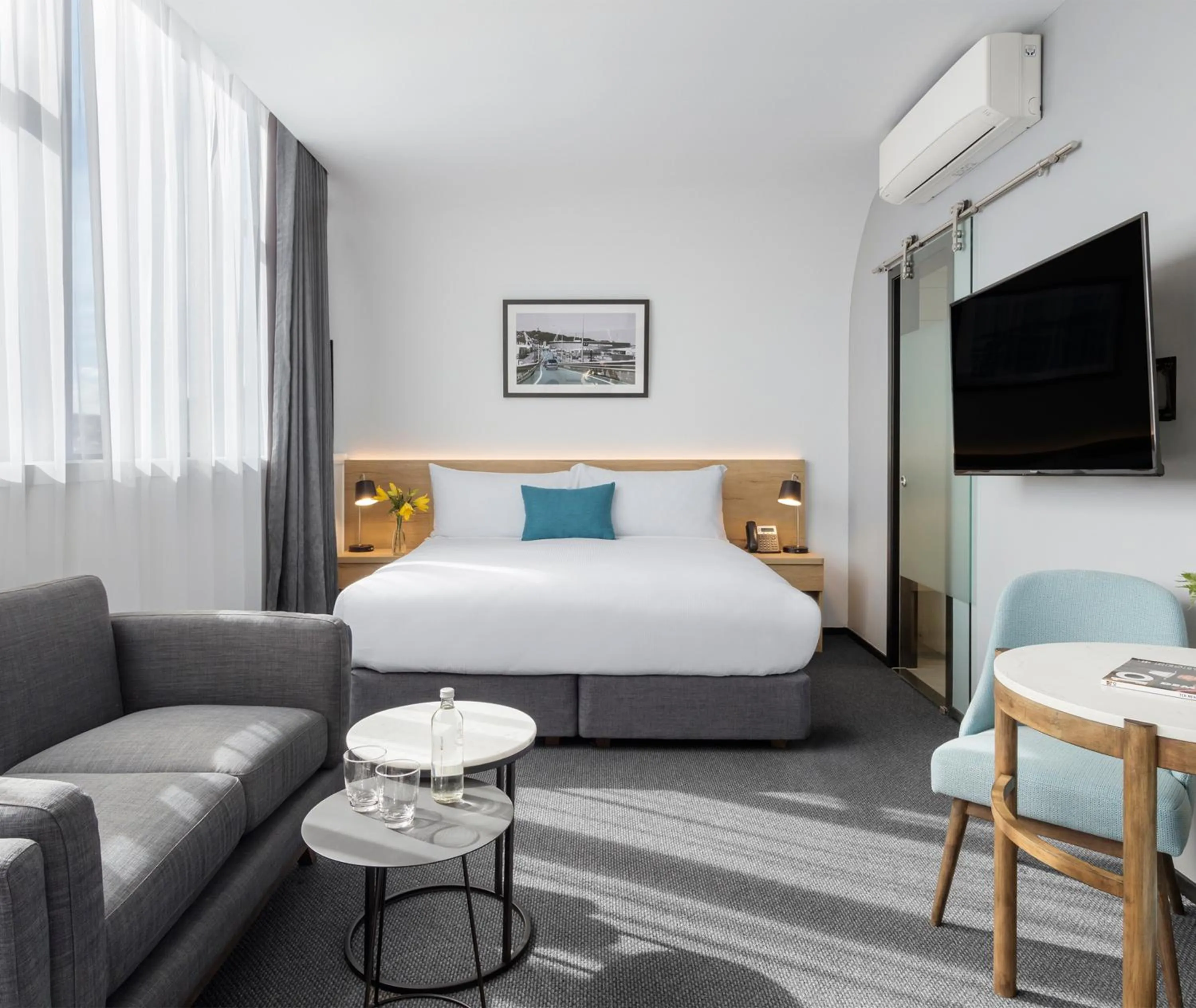 Bed in Oaks Wellington Hotel