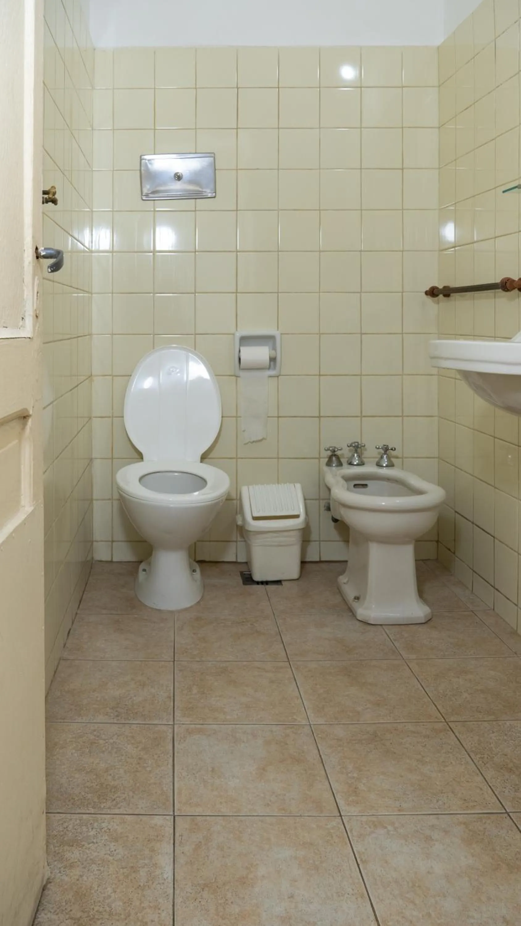 Shower in Sevilla Home Hotel