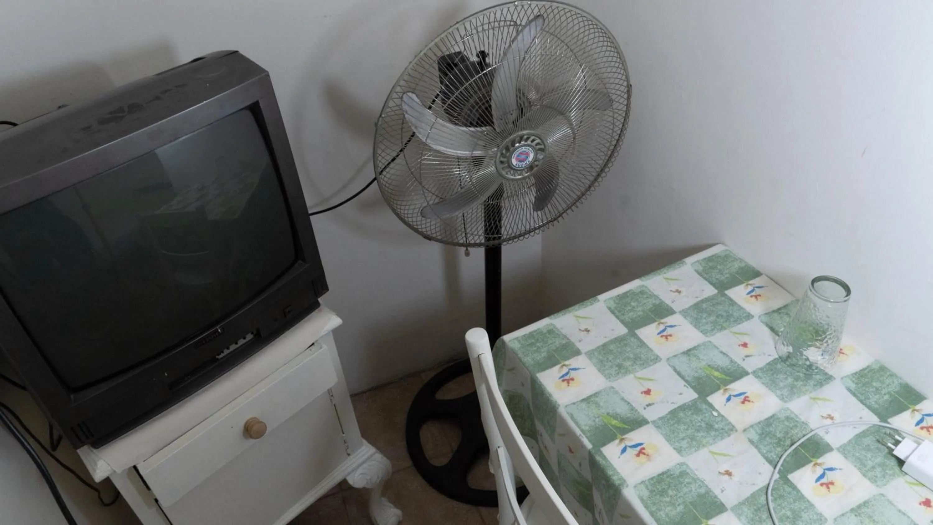 TV and multimedia in Sevilla Home Hotel