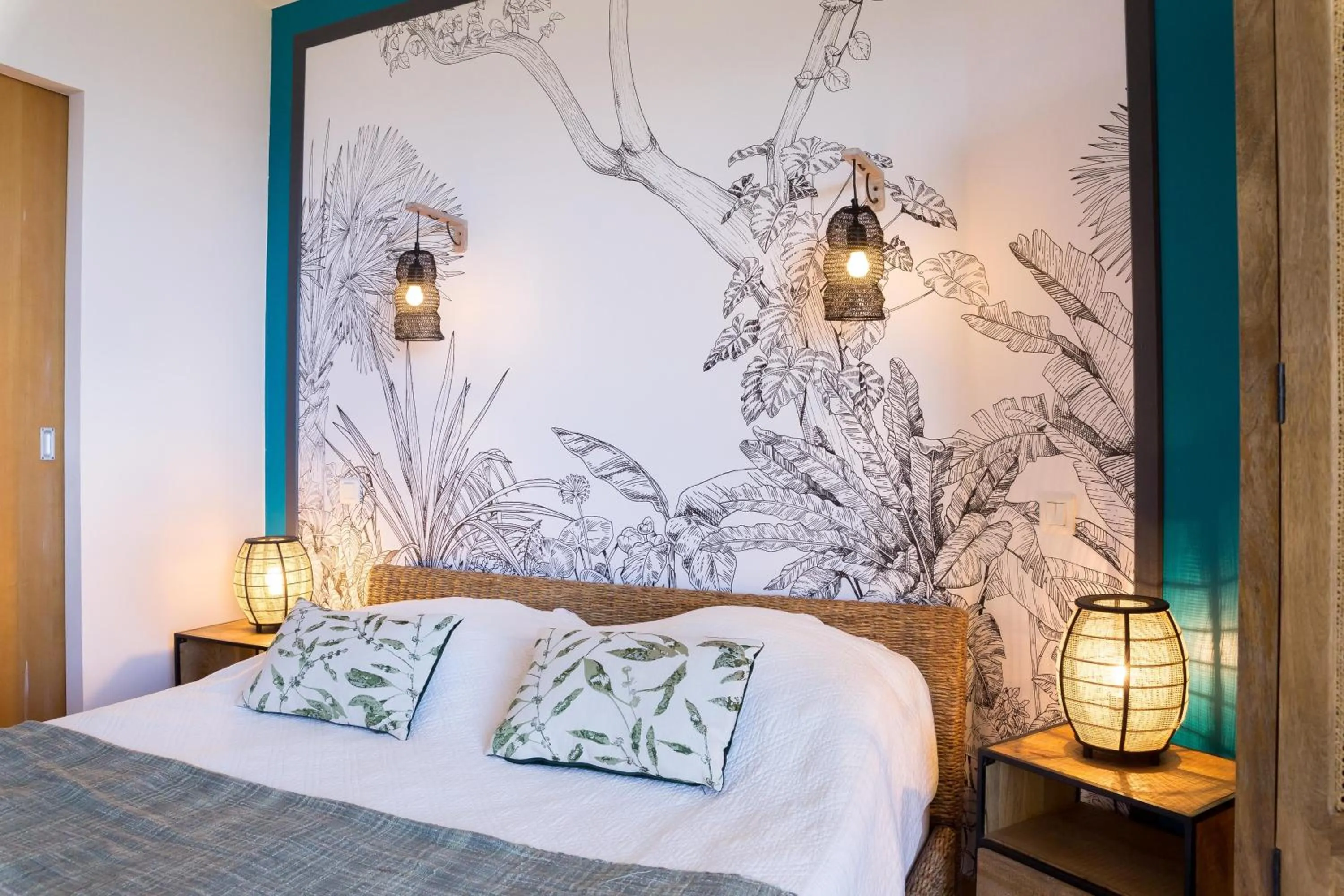 Bed in "Cap Riviera" Hotel & Restaurant Saint Aygulf