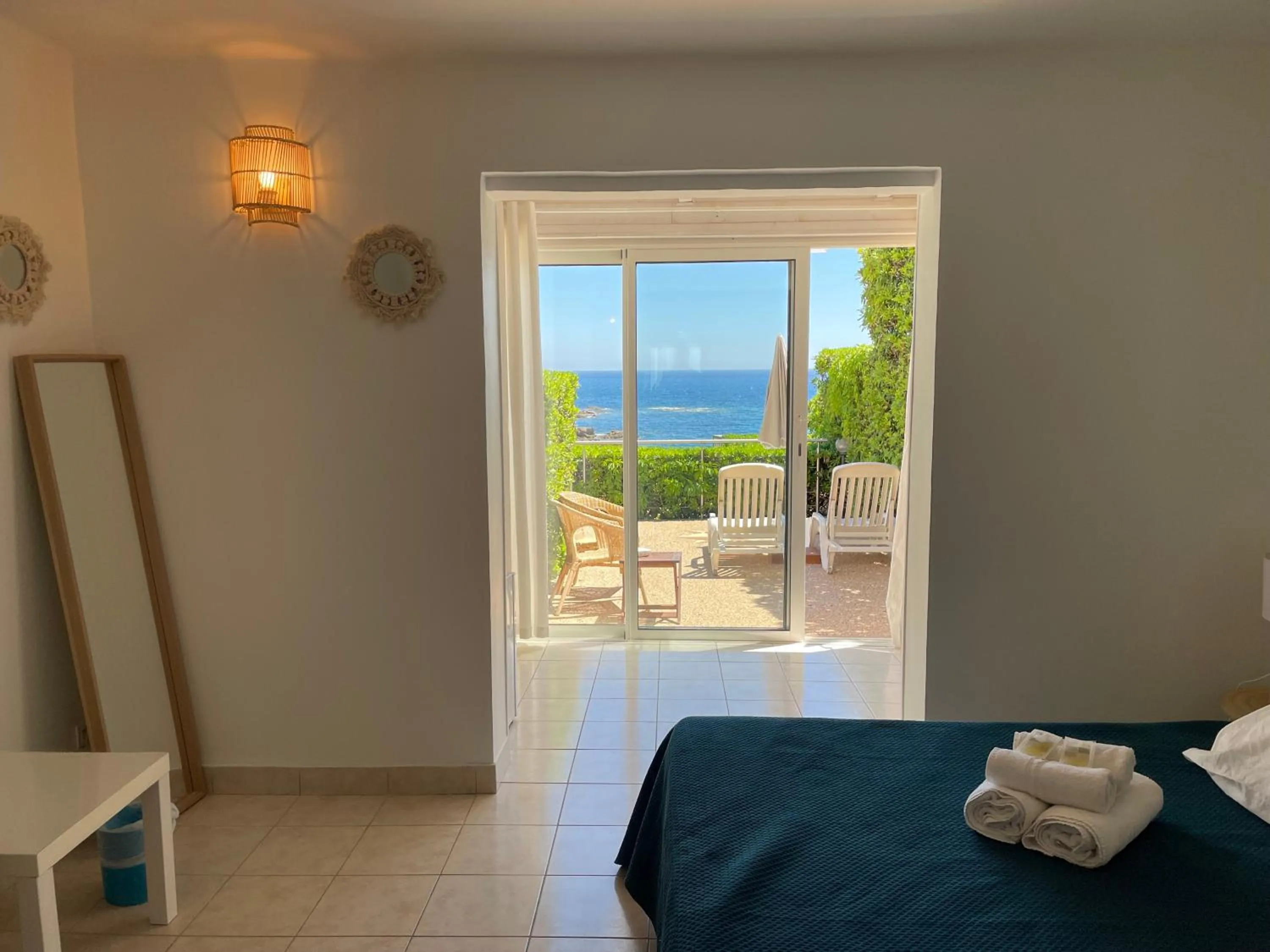 Bed in "Cap Riviera" Hotel & Restaurant Saint Aygulf