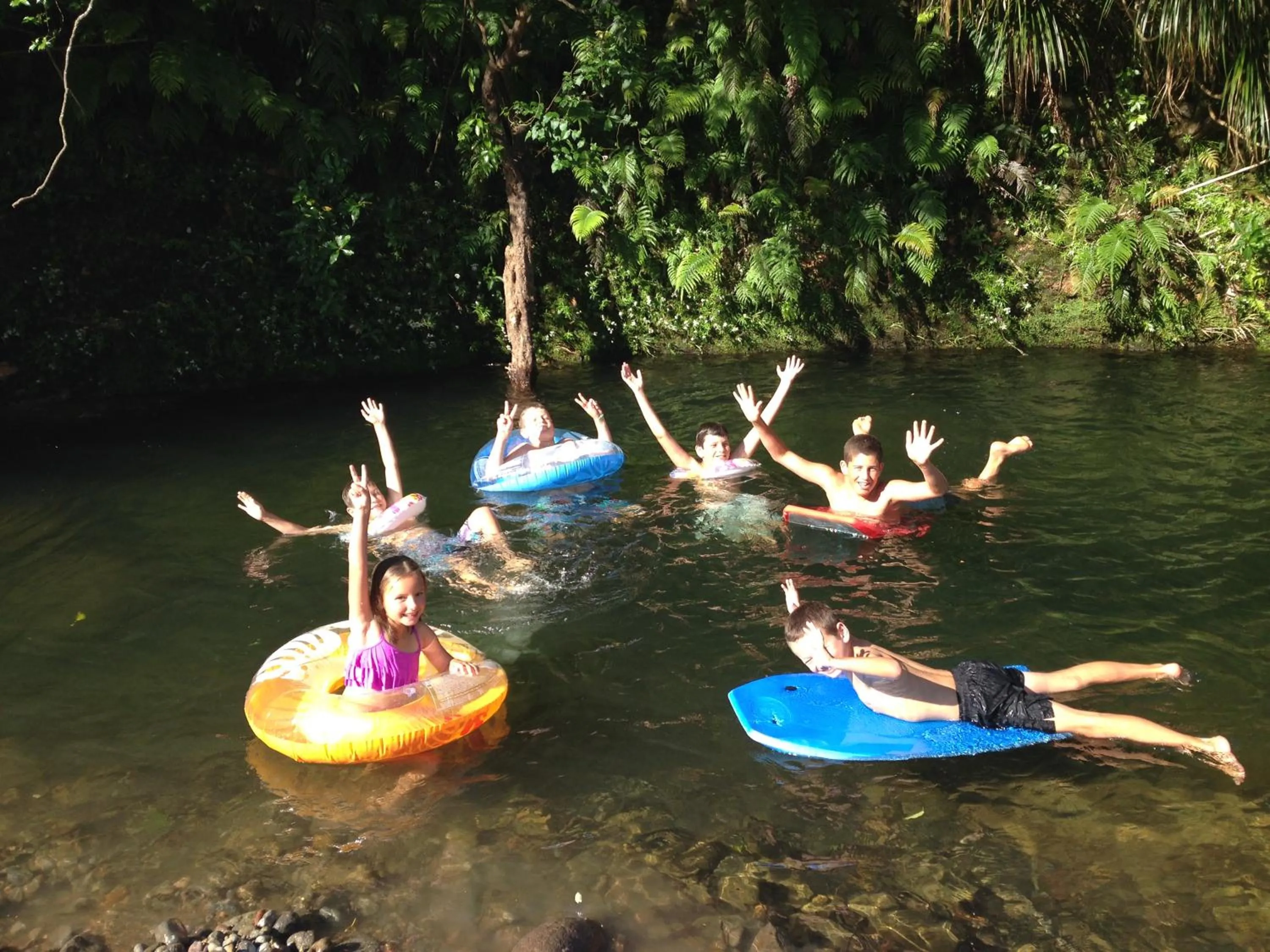 People in Sapphire Springs Holiday Park and Thermal Pools