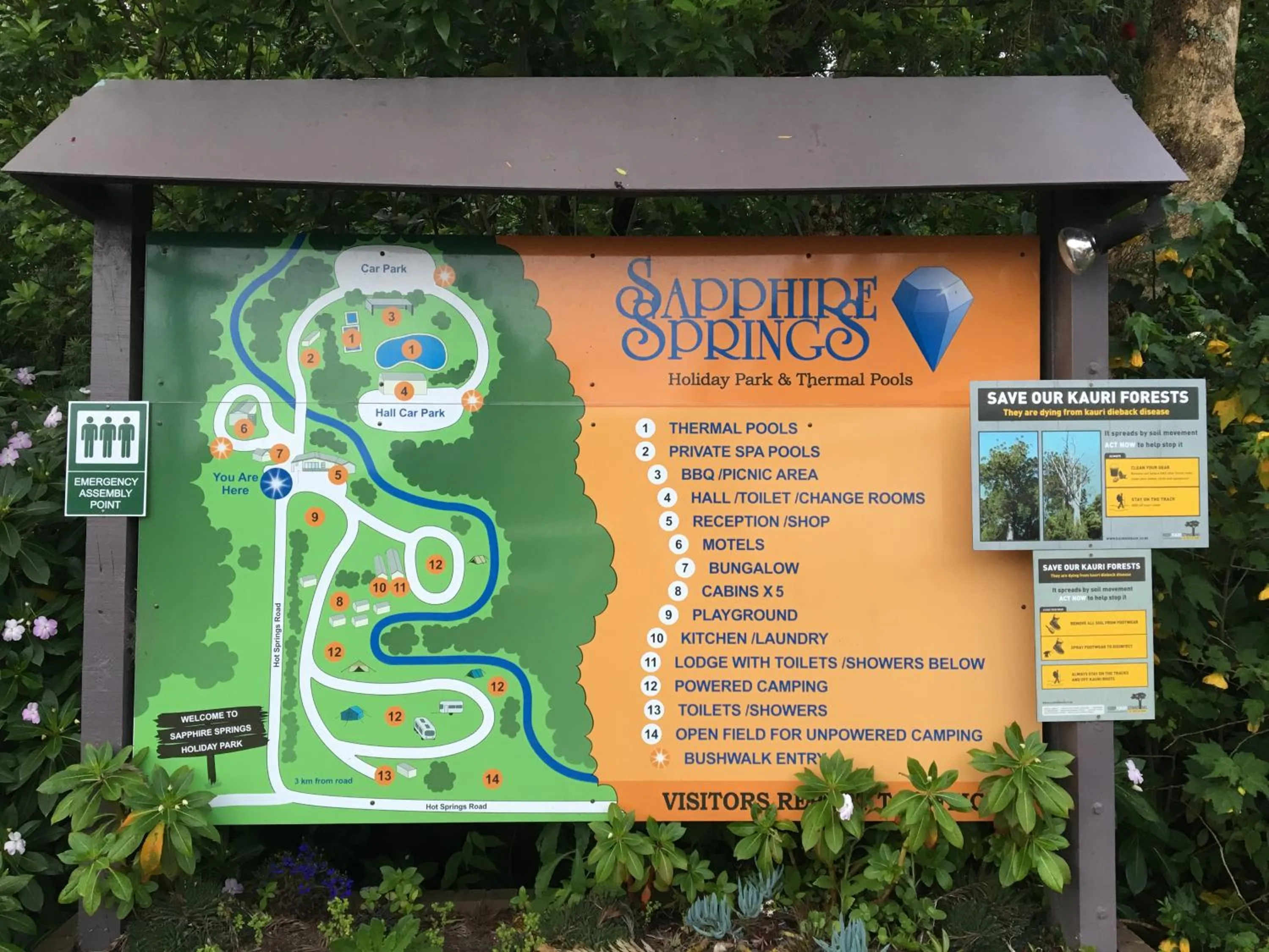 Property logo or sign in Sapphire Springs Holiday Park and Thermal Pools