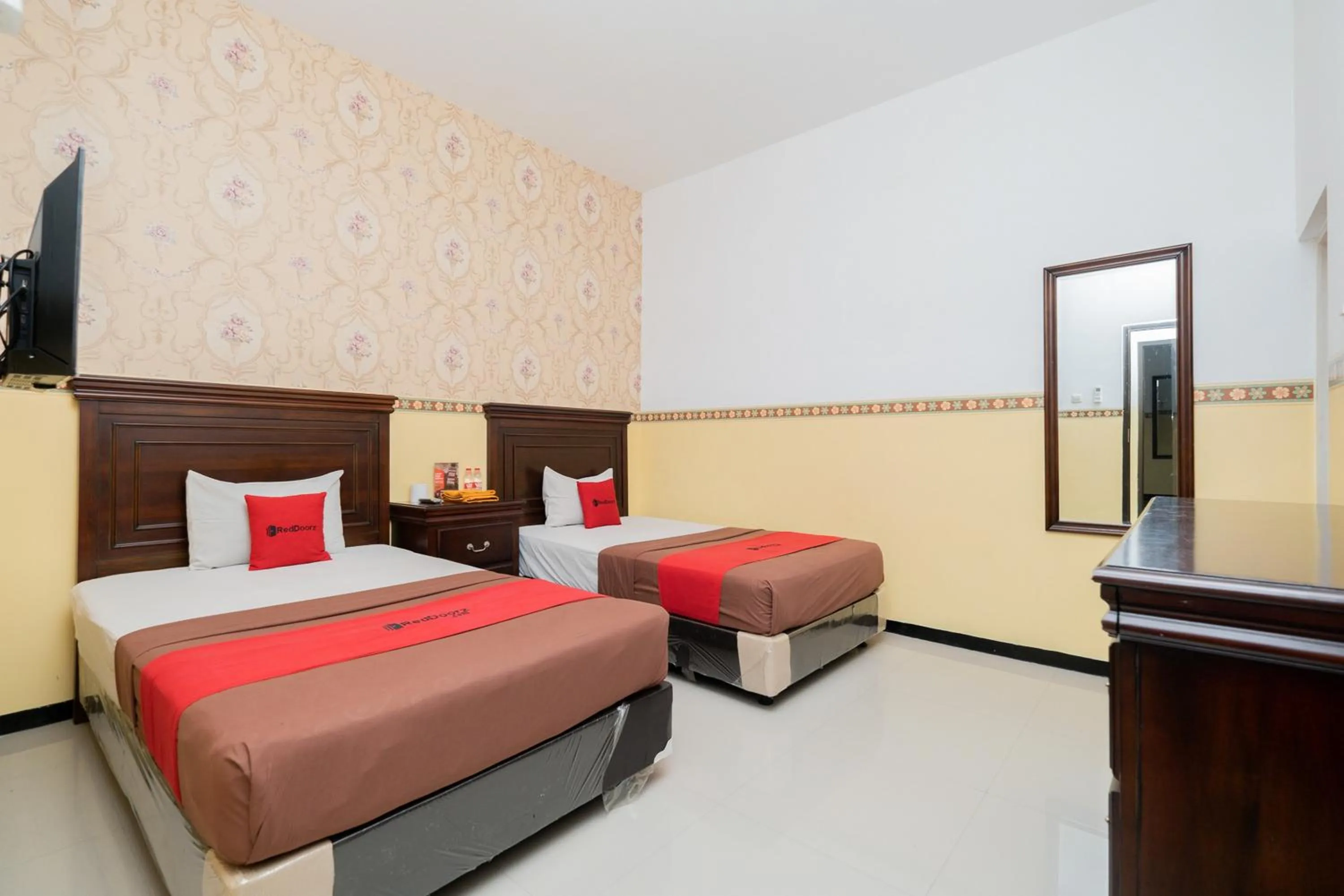 Bed in RedDoorz near Taman Krida Budaya Malang