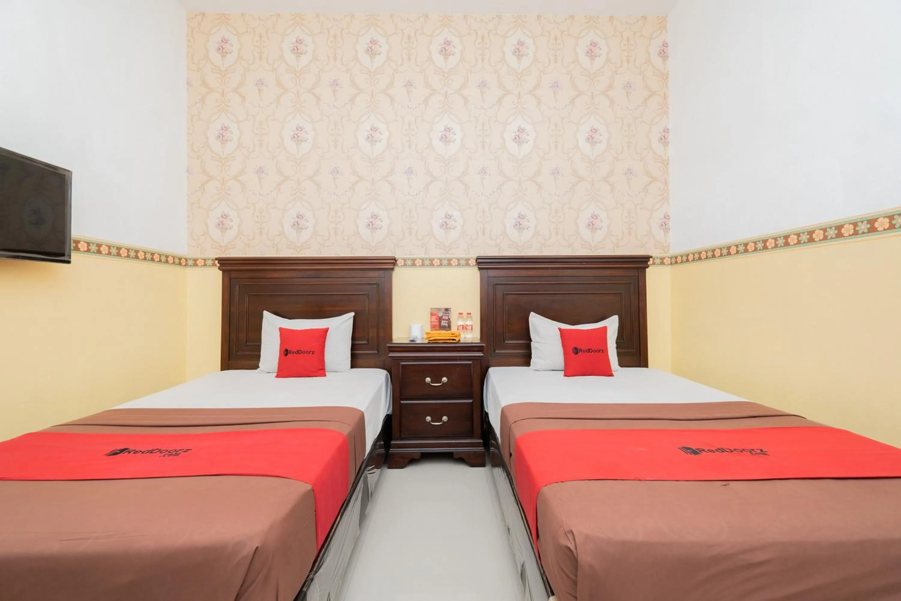 Bed in RedDoorz near Taman Krida Budaya Malang