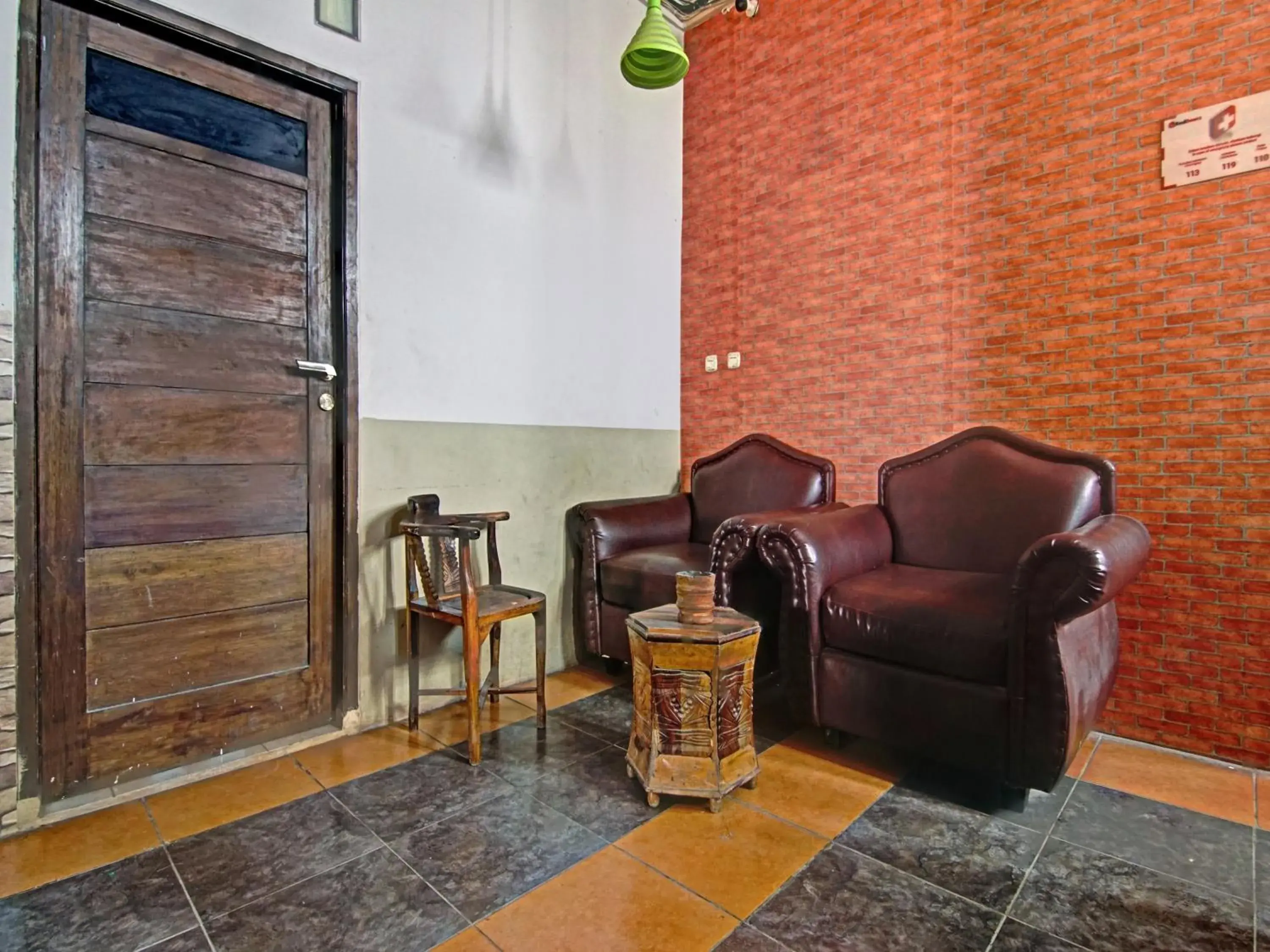 Seating Area in OYO 90358 Poris Residence Syariah