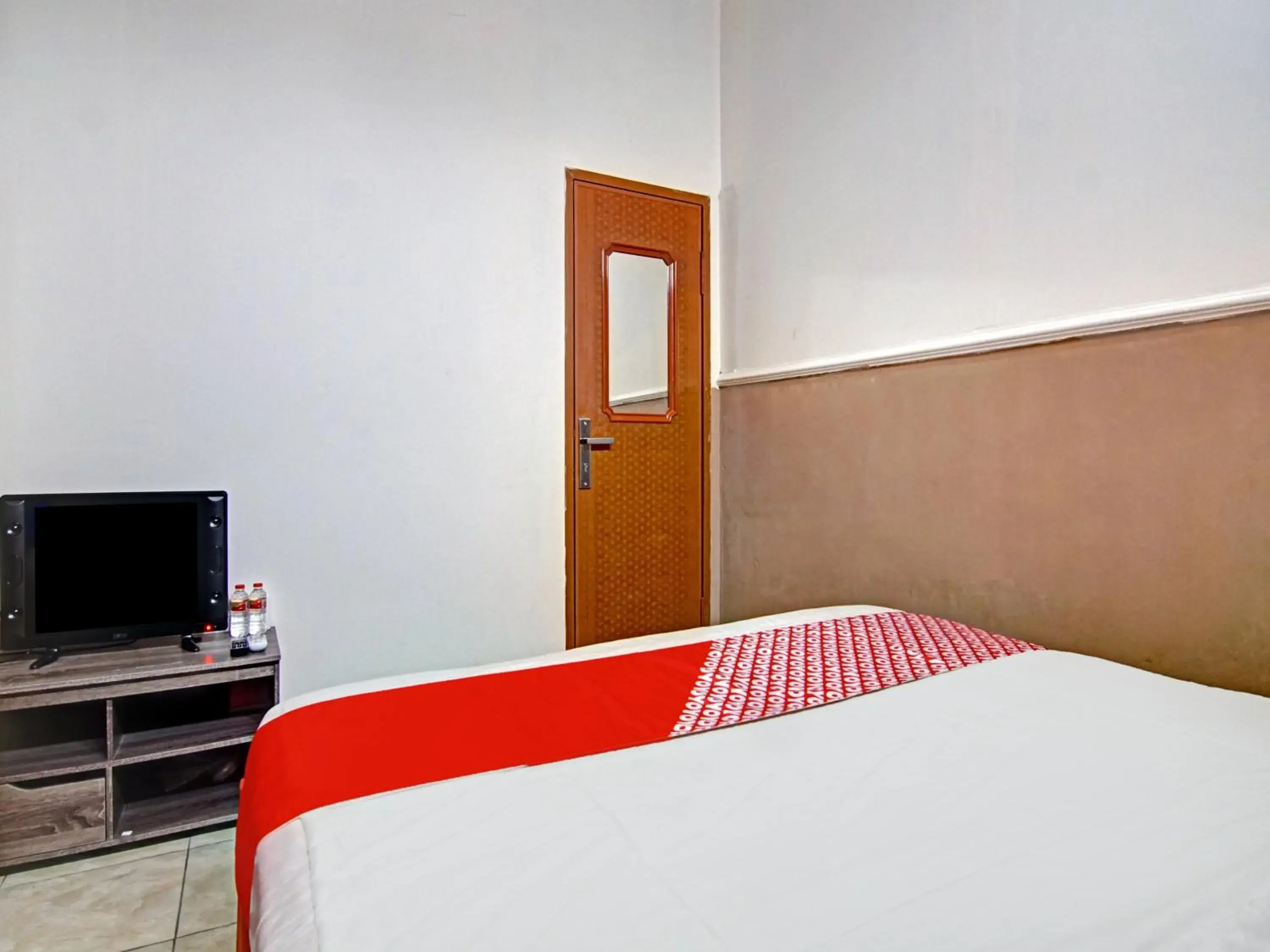 Bedroom, Bed in OYO 90358 Poris Residence Syariah