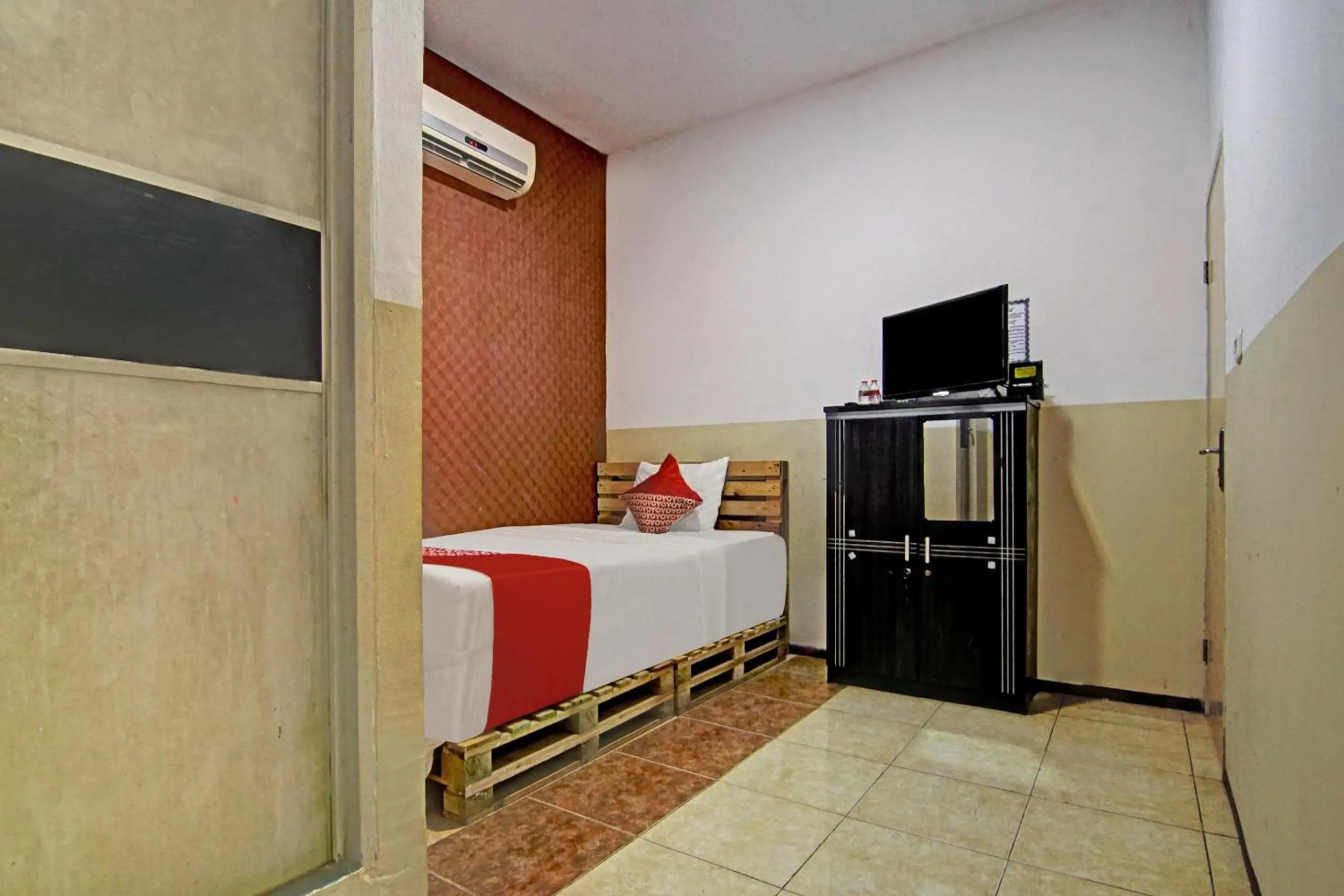 Bedroom, Bed in Hotel O Poris Residence Syariah