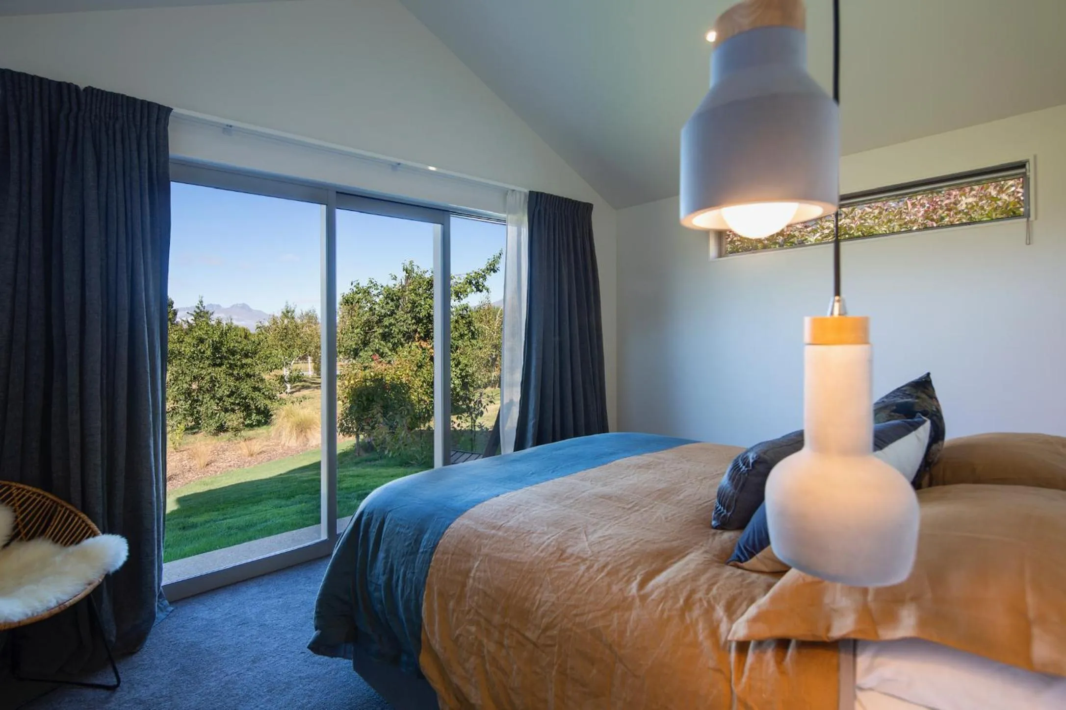 Photo of the whole room, Bed in The Arrow Nest