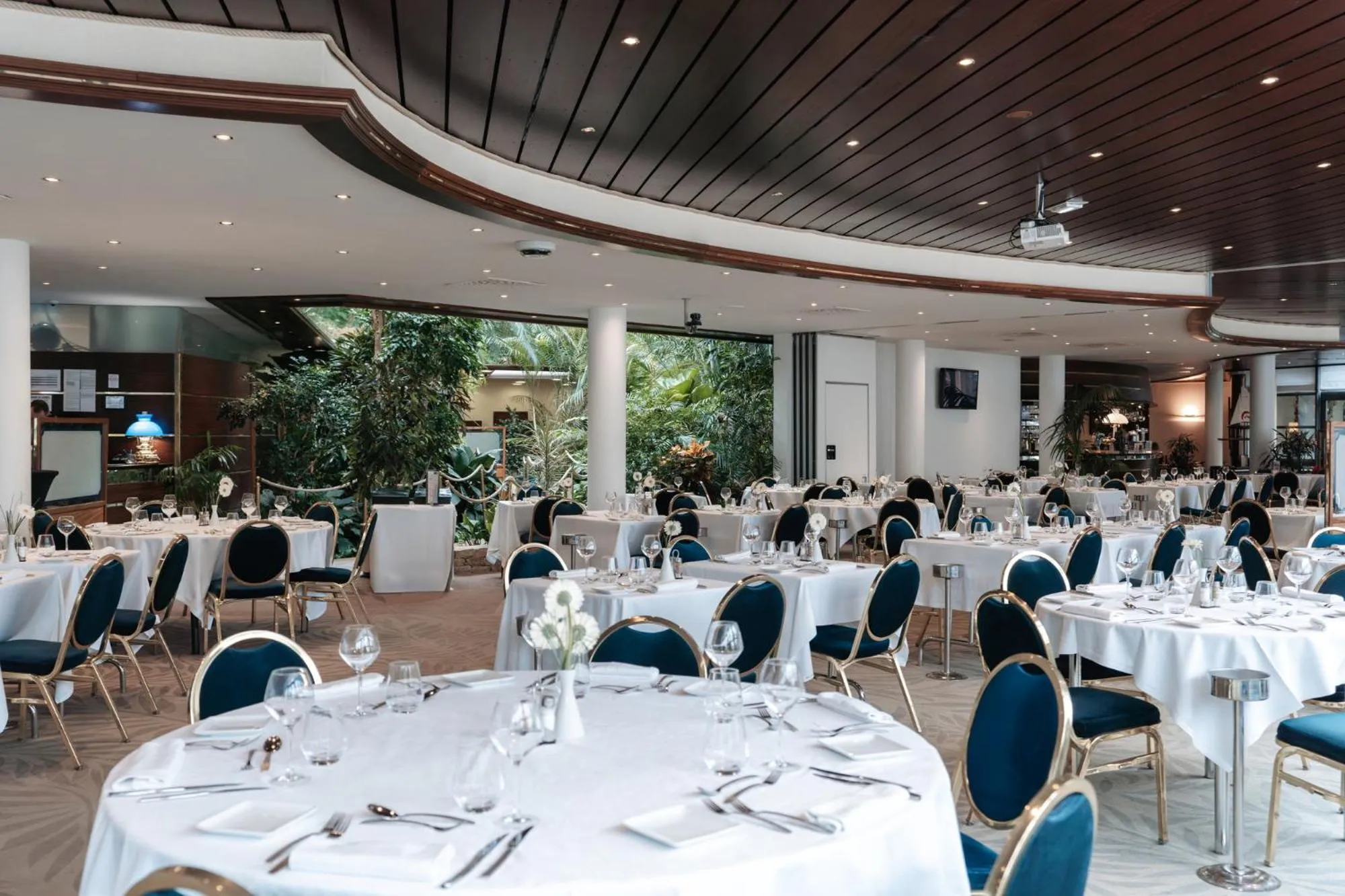 Restaurant/places to eat in Westotel Nantes Atlantique