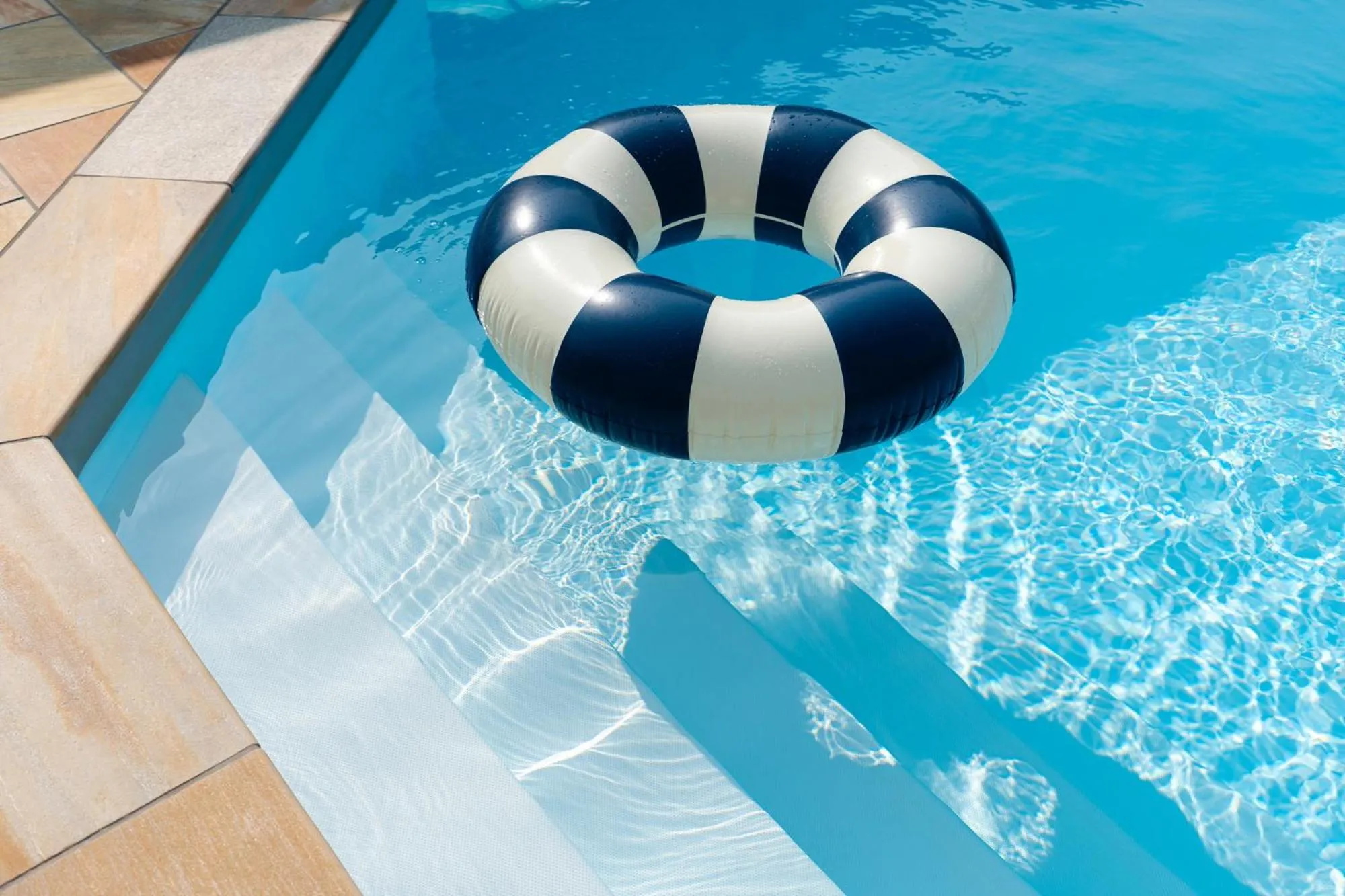 Swimming pool in Westotel Nantes Atlantique