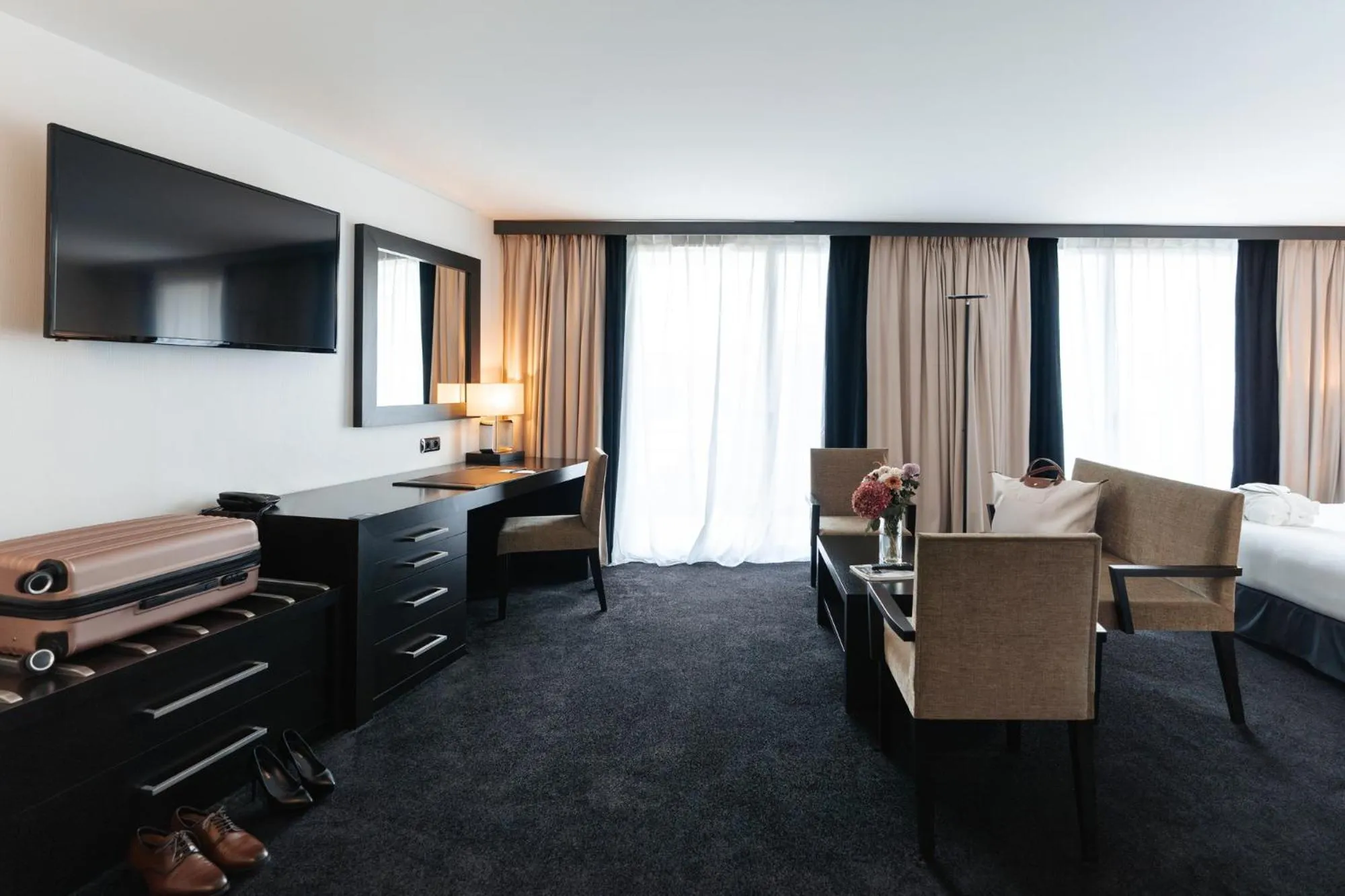 Photo of the whole room, Bed in Westotel Nantes Atlantique