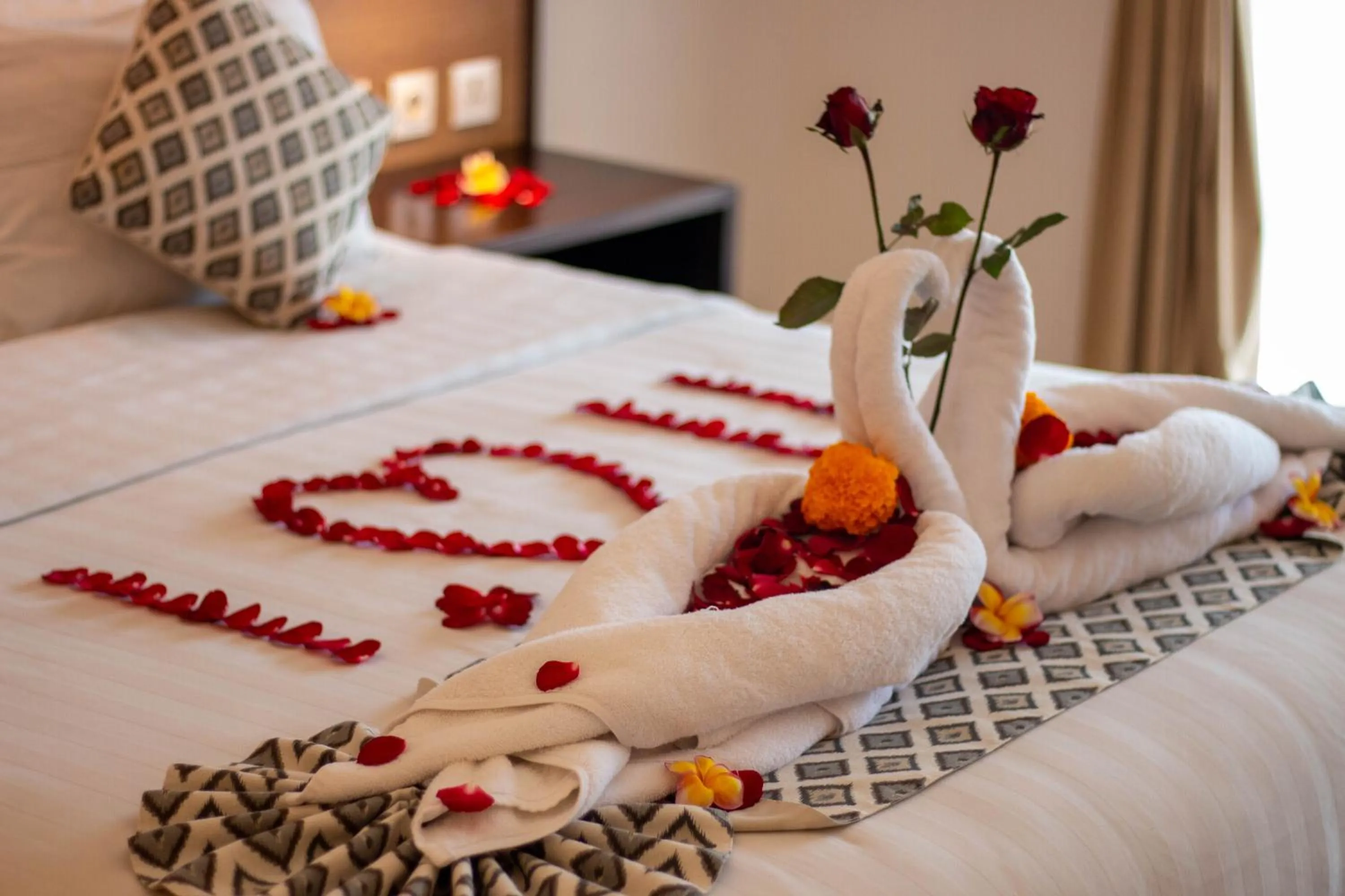 Bed in djabu Echo Beach Hotel