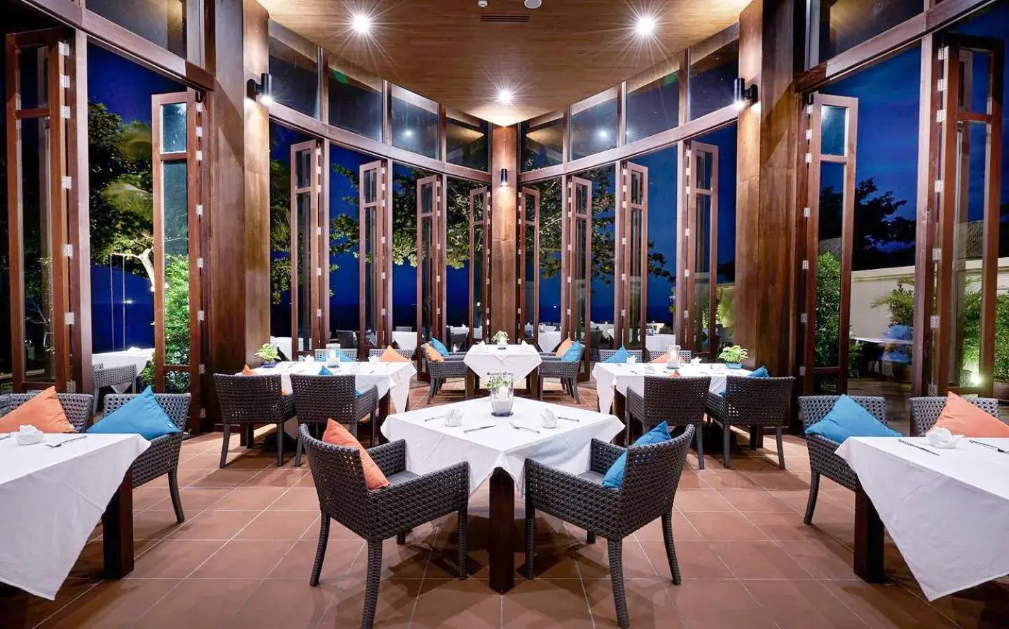 Restaurant/places to eat in Khanom Beach Resort And Spa Restaurant/places to eat in Khanom Beach Resort And Spa