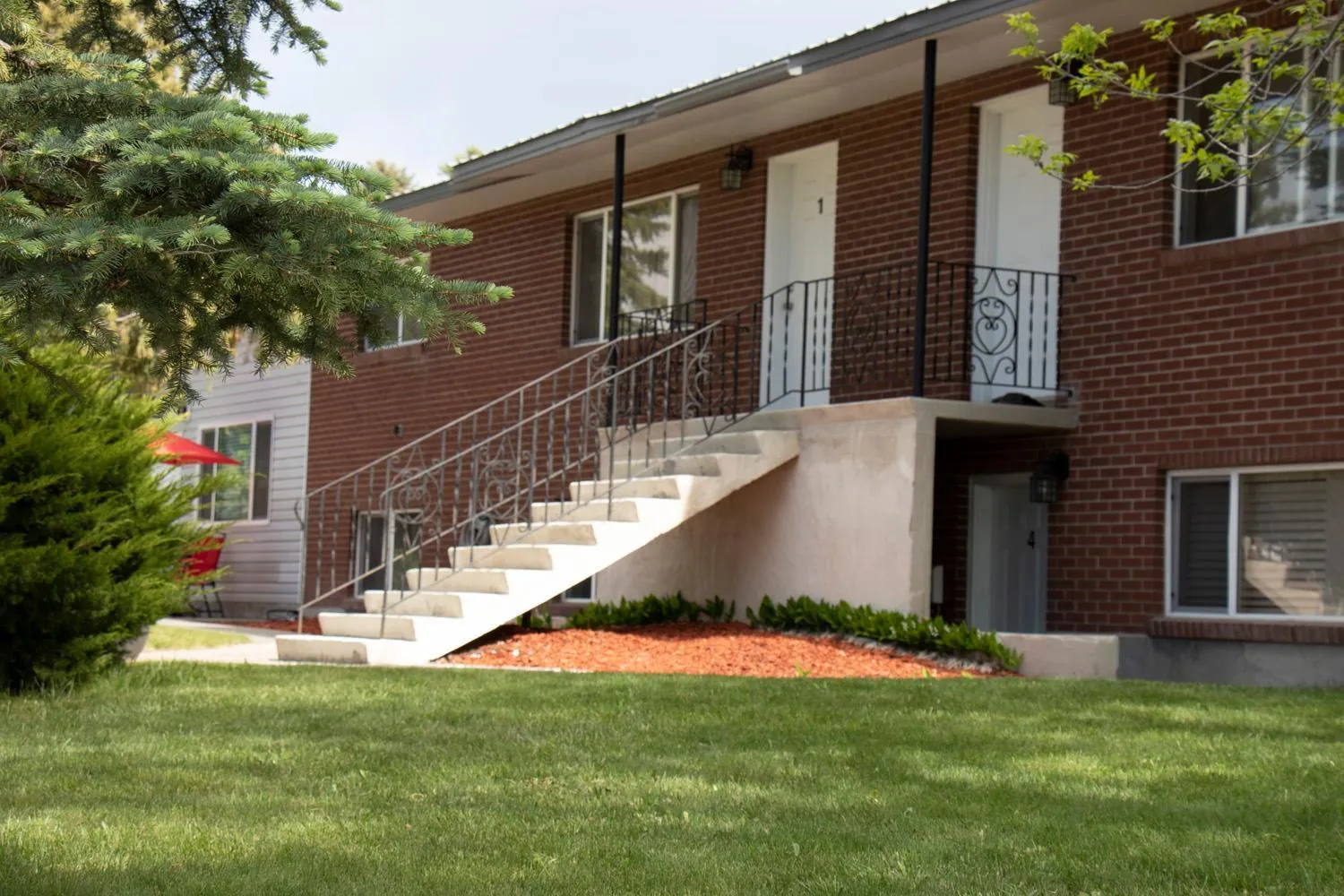 Facade/entrance in The Wing at Kingston East