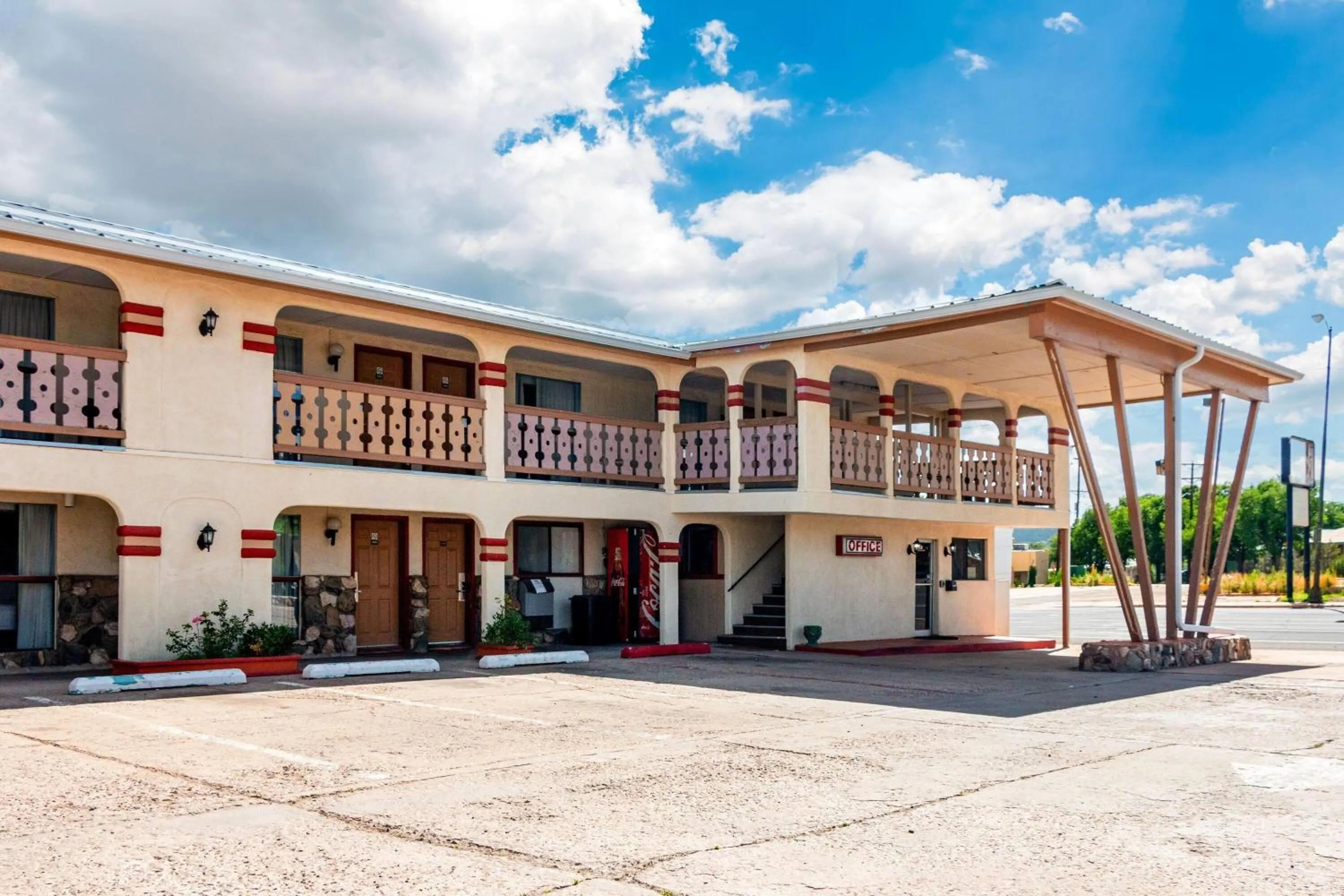 Property building in Travelodge by Wyndham Las Vegas NM