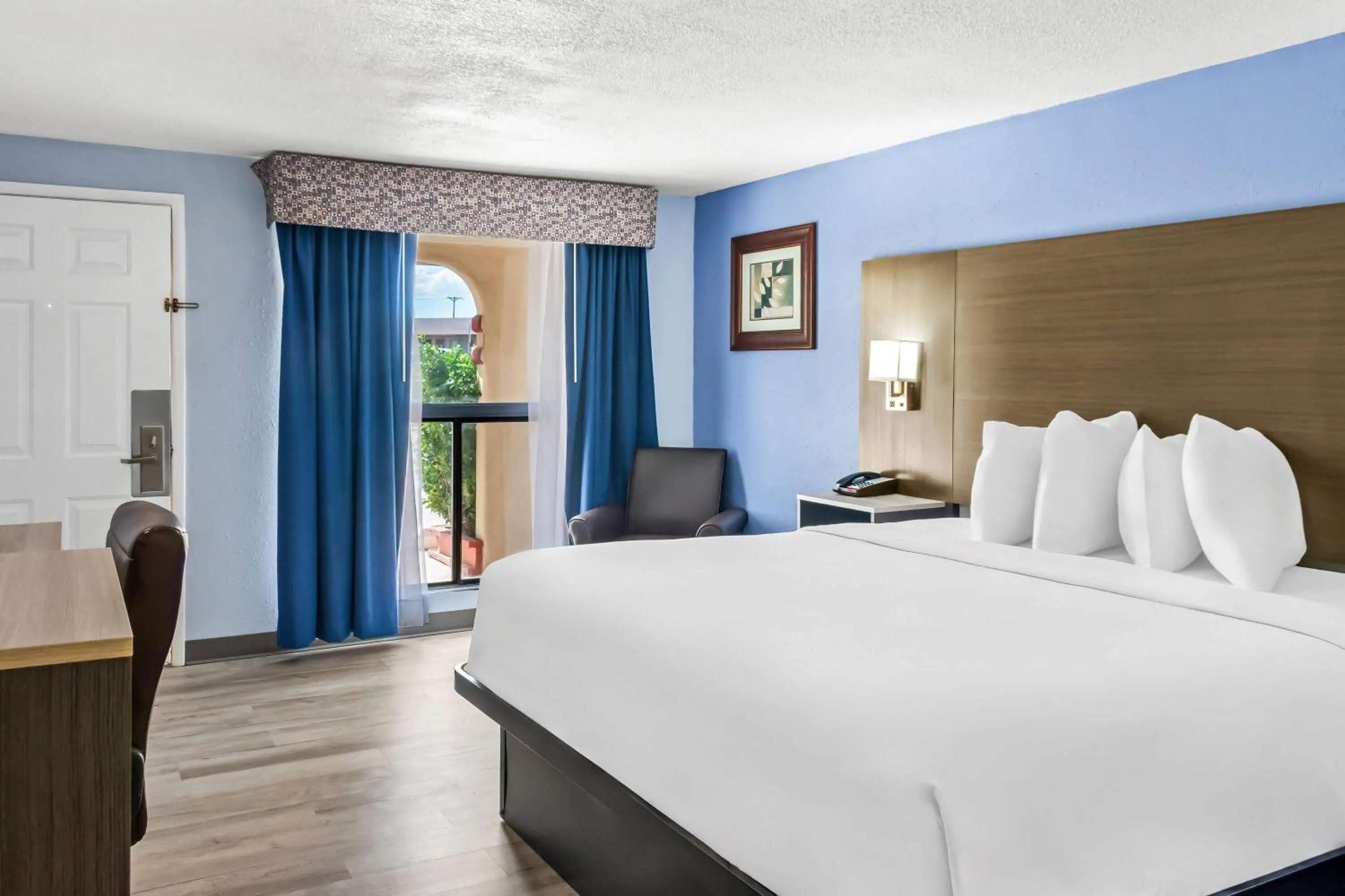 Bed in Travelodge by Wyndham Las Vegas NM