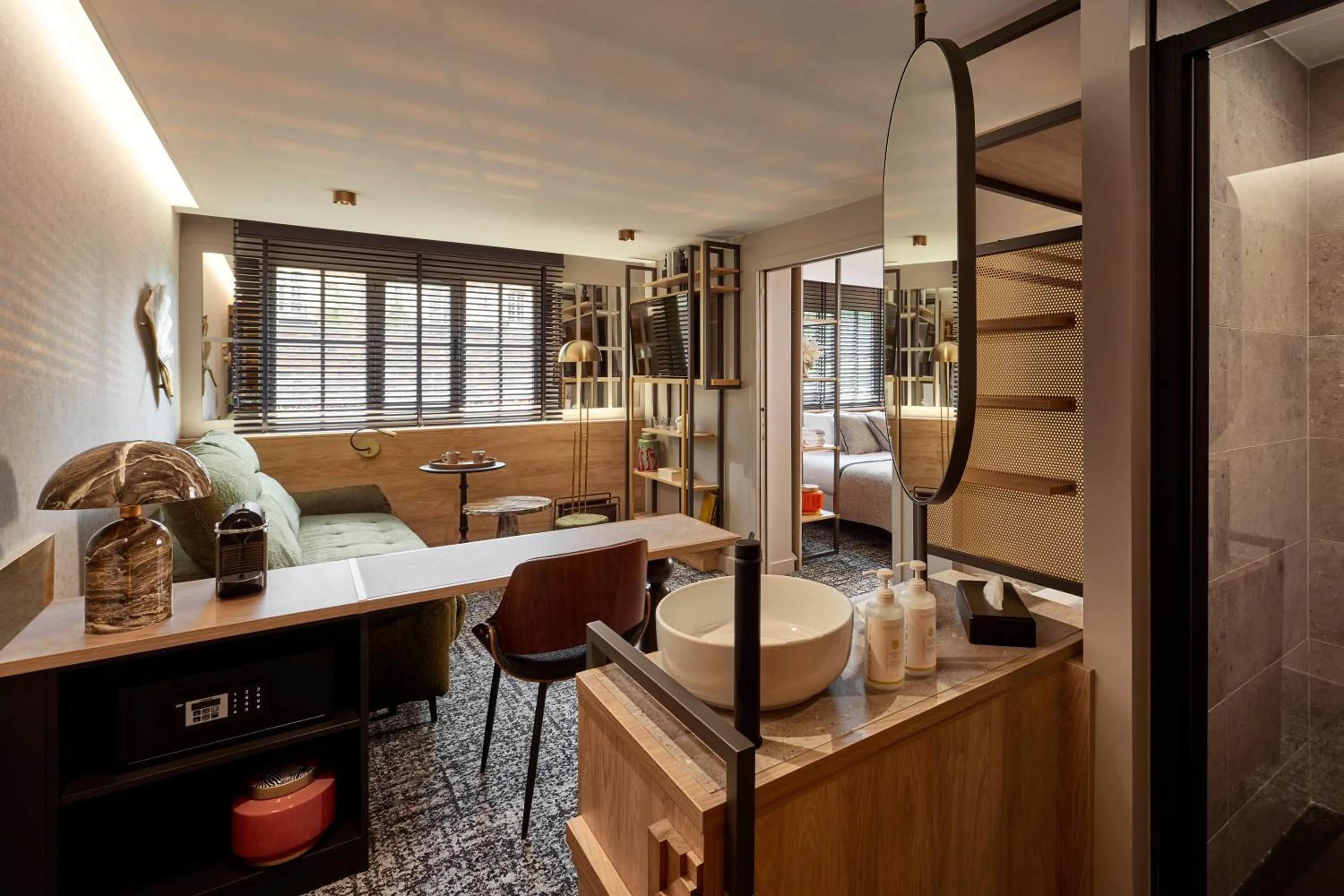 Bathroom in Château Jeanne & The Forest - Château de Montvillargenne