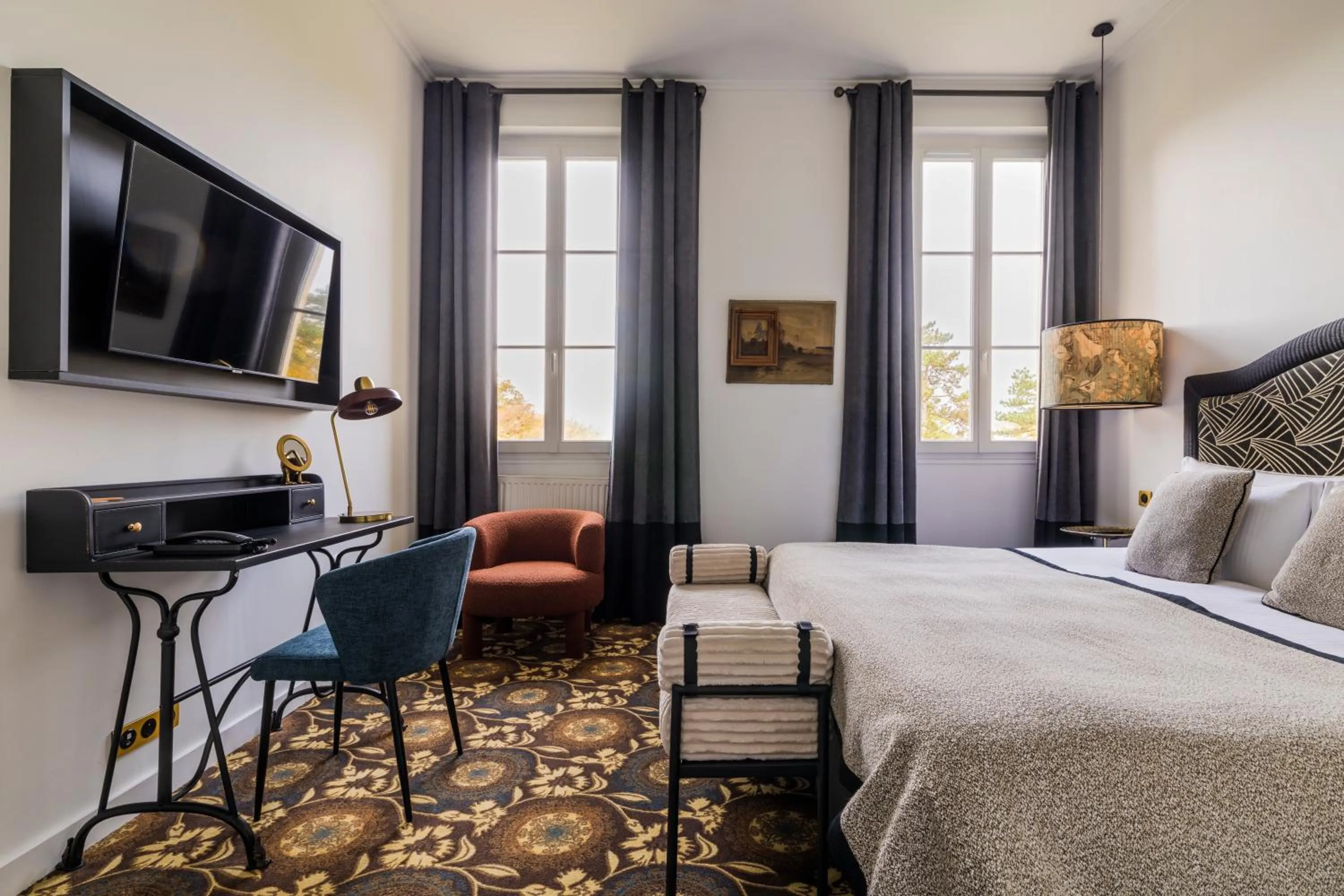 Bed in Château Jeanne & The Forest - Château de Montvillargenne