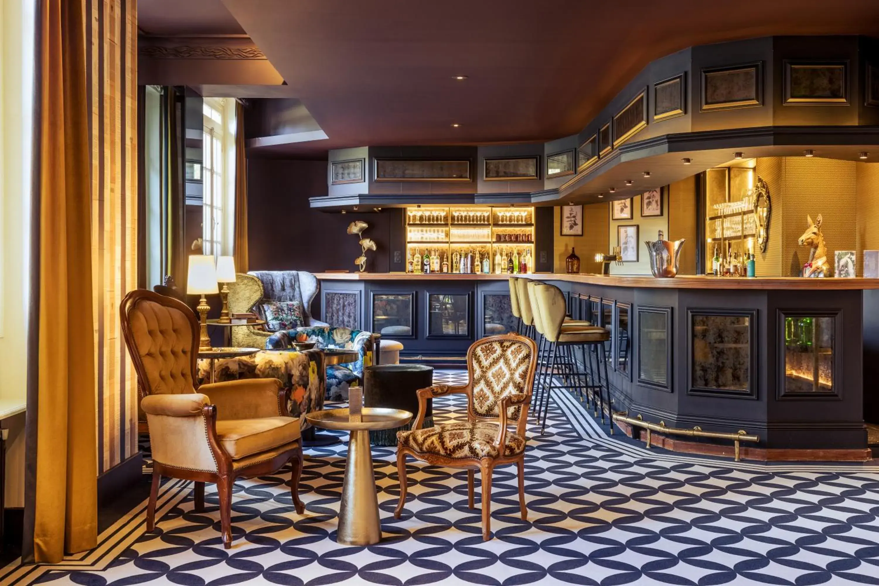 Lounge or bar in Château Jeanne & The Forest - Château de Montvillargenne Lounge or bar in Château Jeanne & The Forest - Château de Montvillargenne