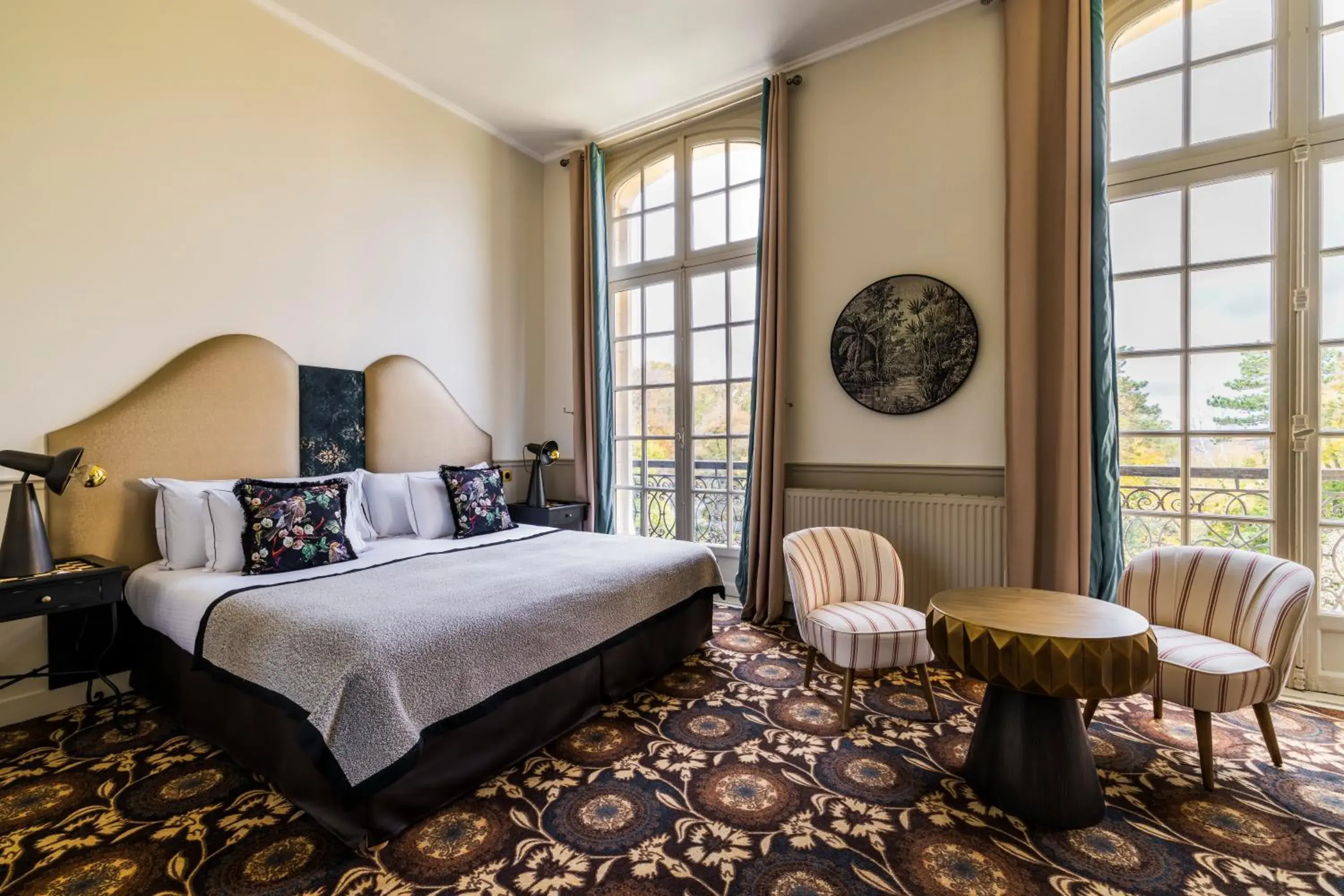 Property building, Bed in Château Jeanne & The Forest - Château de Montvillargenne Property building, Bed in Château Jeanne & The Forest - Château de Montvillargenne