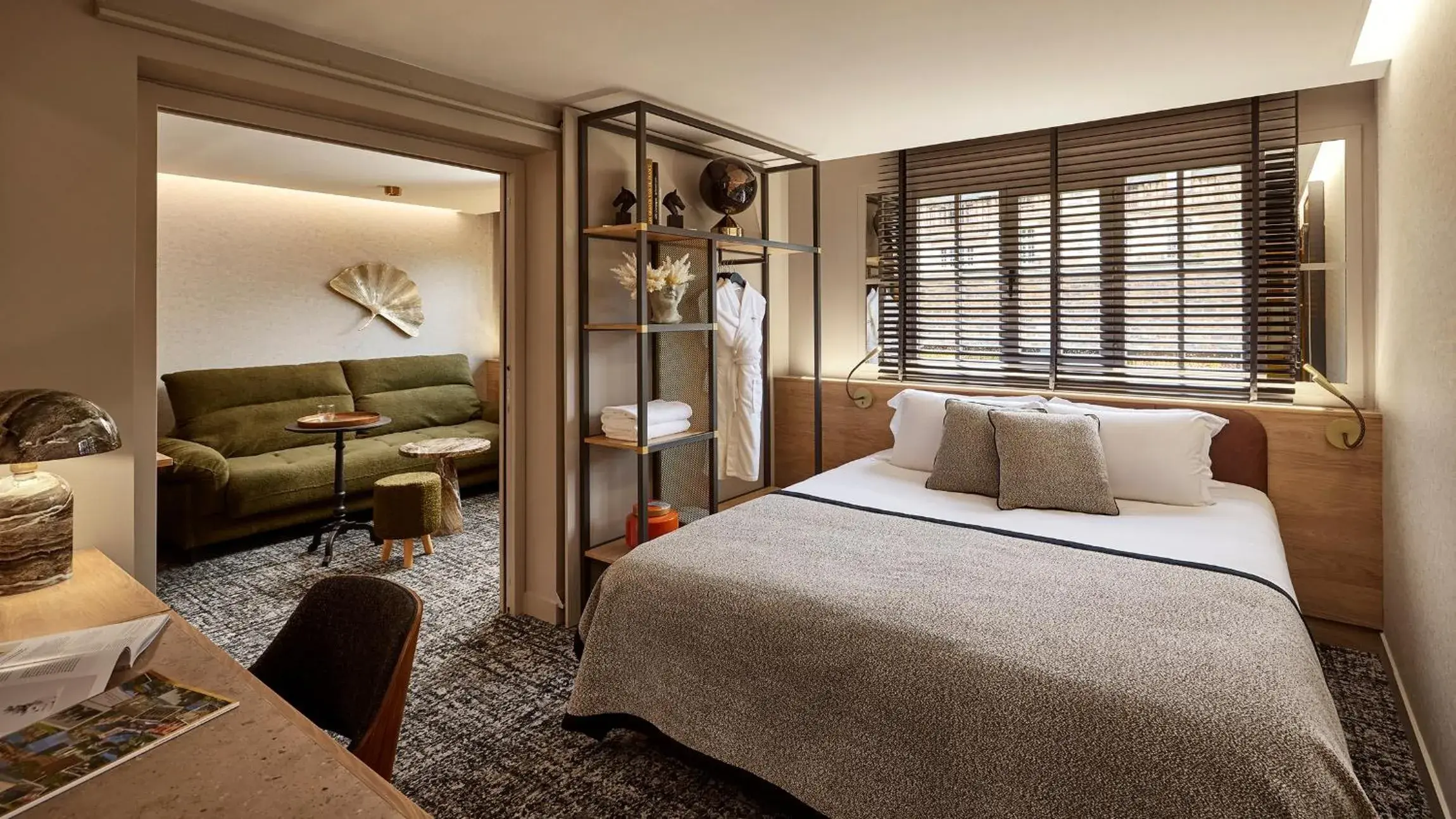 Pro Work Suite (Factory) in Château Jeanne & The Forest - Château de Montvillargenne Pro Work Suite (Factory) in Château Jeanne & The Forest - Château de Montvillargenne