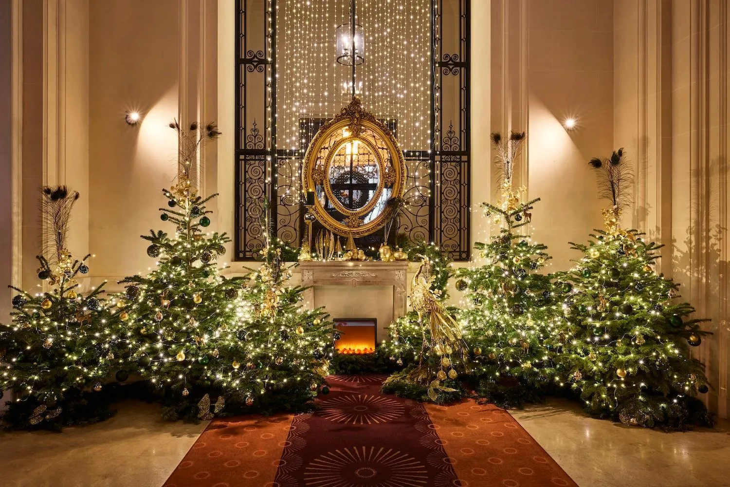 Lobby or reception in Château Jeanne & The Forest - Château de Montvillargenne