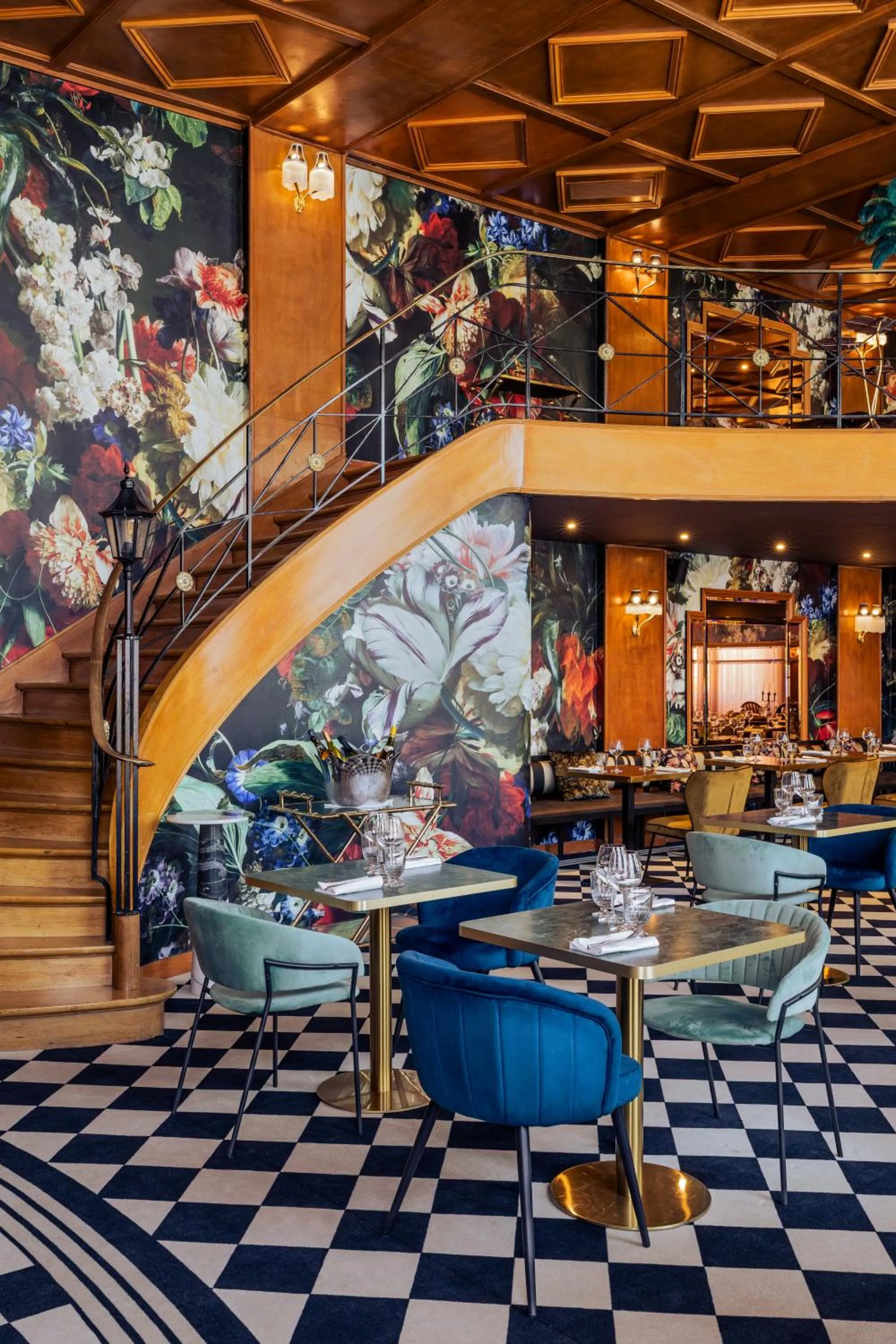 Restaurant/places to eat in Château Jeanne & The Forest - Château de Montvillargenne