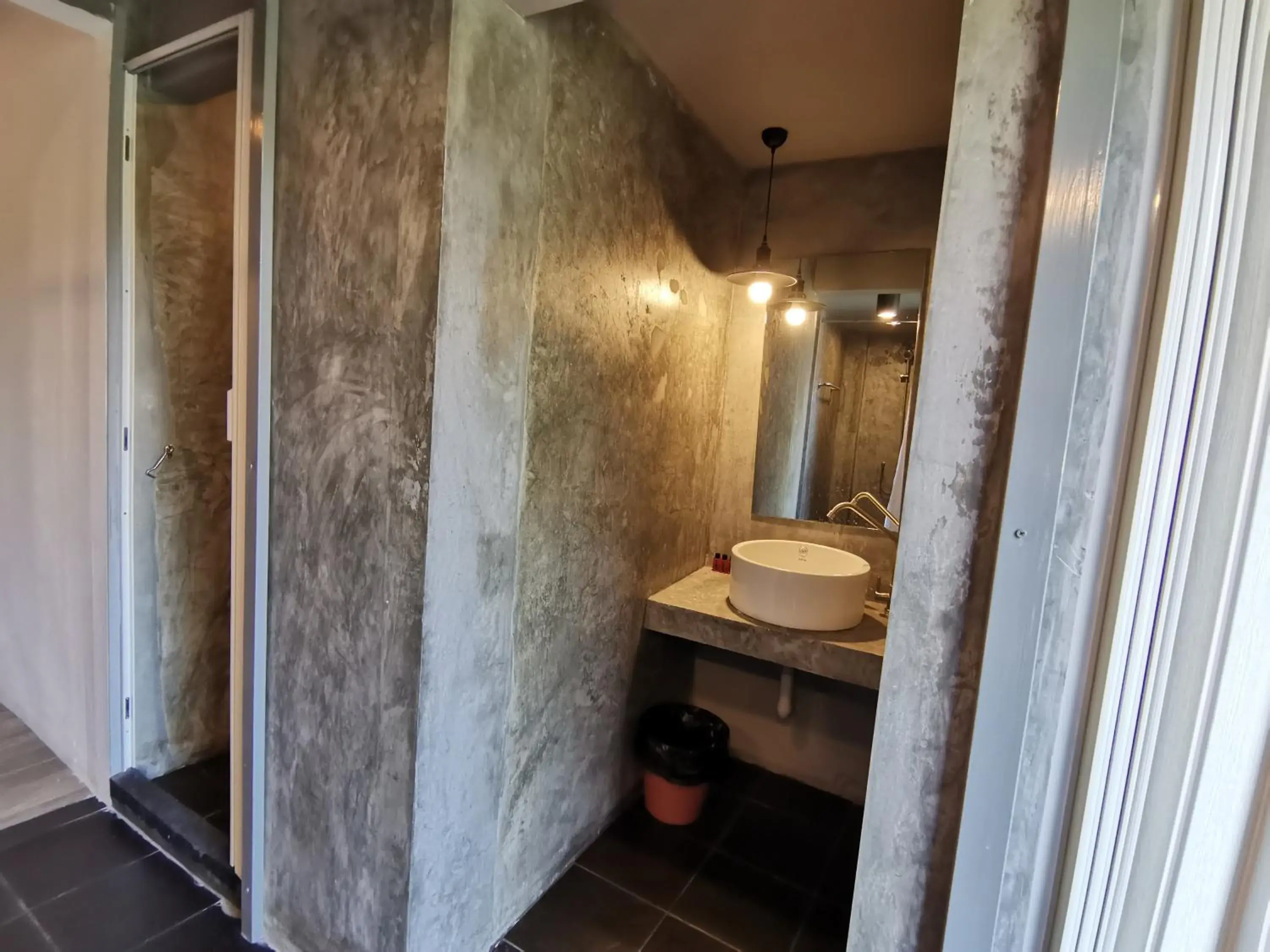 Standard Single Room with Shared Bathroom in 8 SLEEPER STREET Guesthouse Standard Single Room with Shared Bathroom in 8 SLEEPER STREET Guesthouse