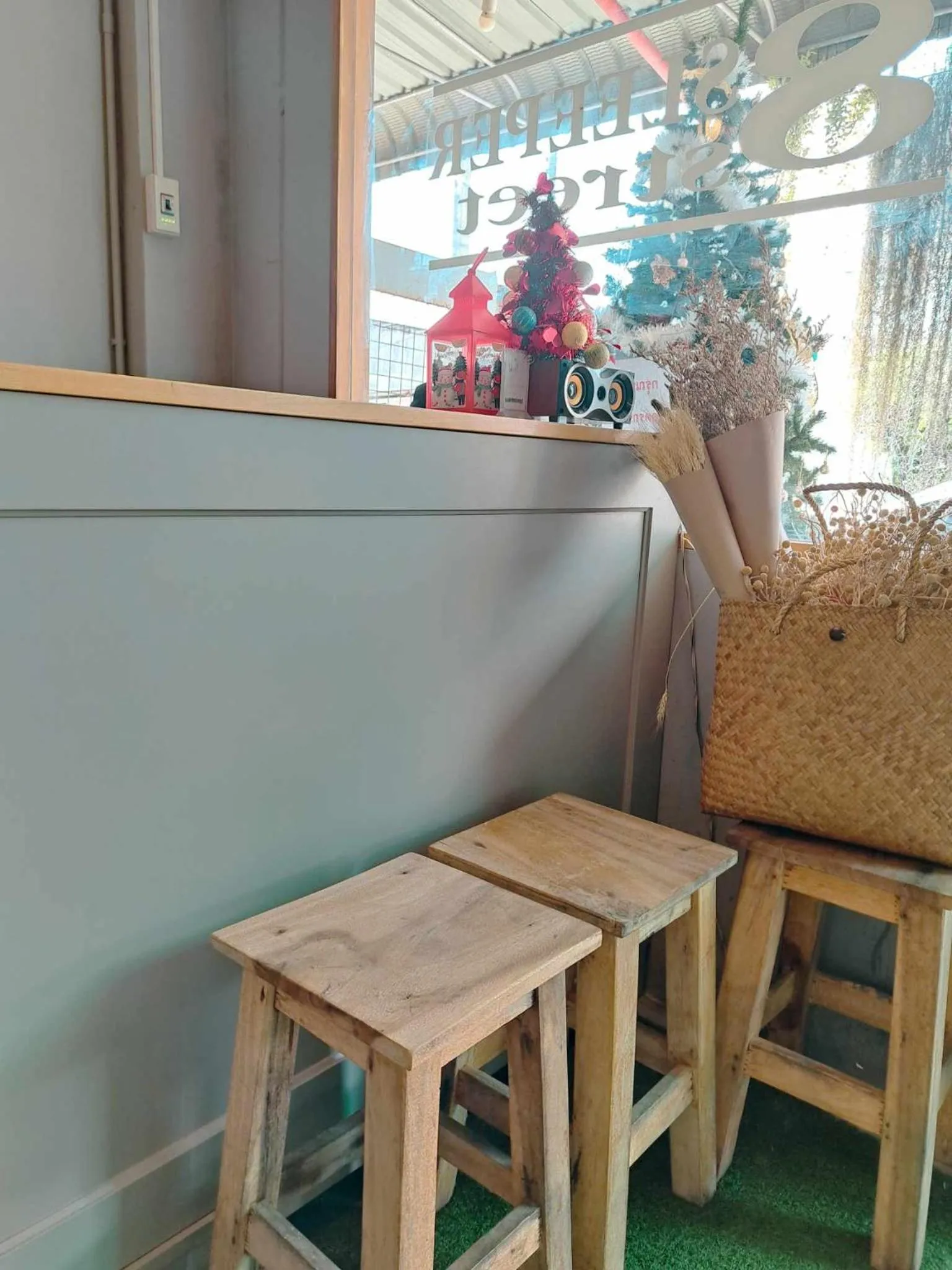 Lobby or reception in 8 SLEEPER STREET Guesthouse