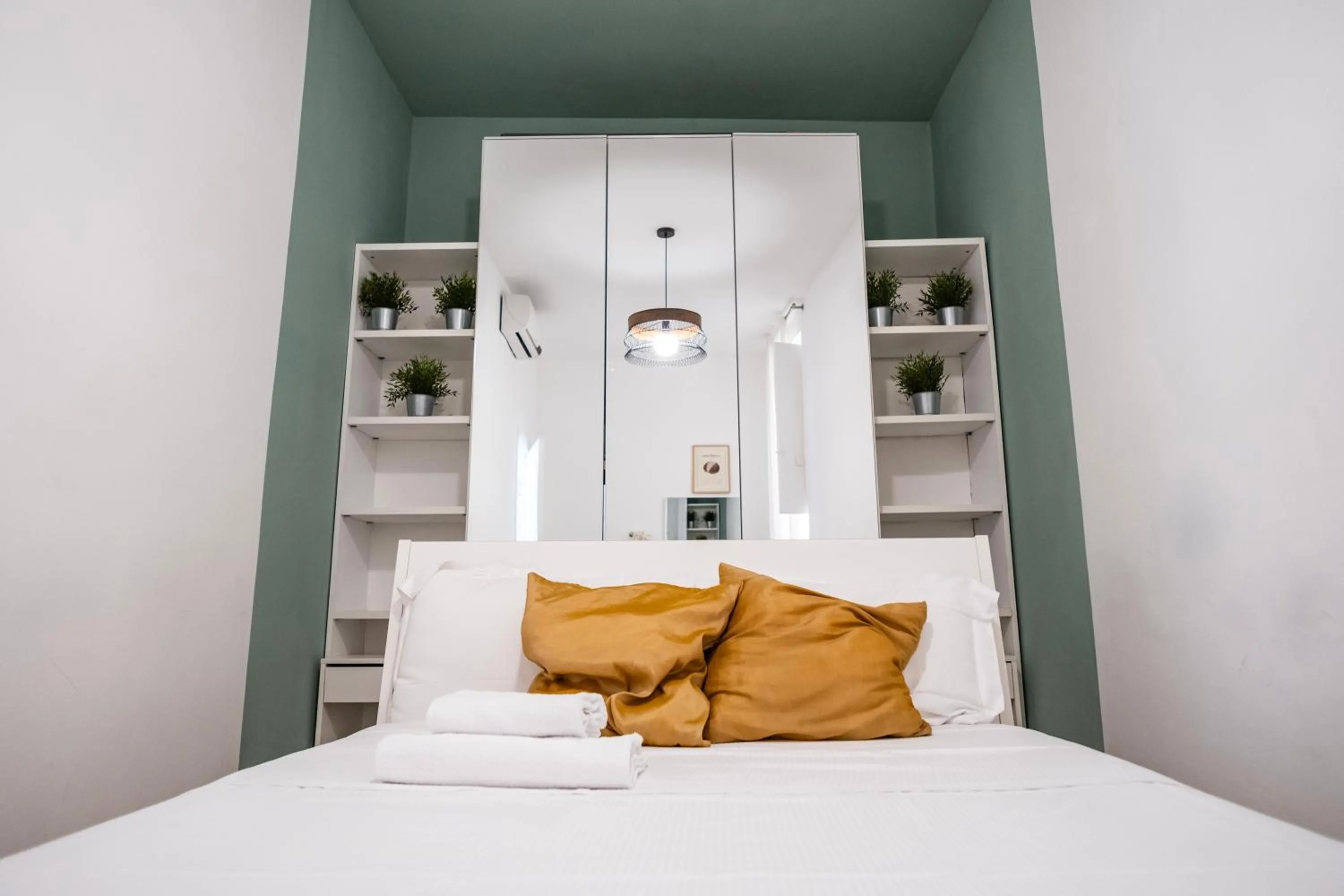 One-Bedroom Apartment in Apartment by the Colosseum - White Chic Flats