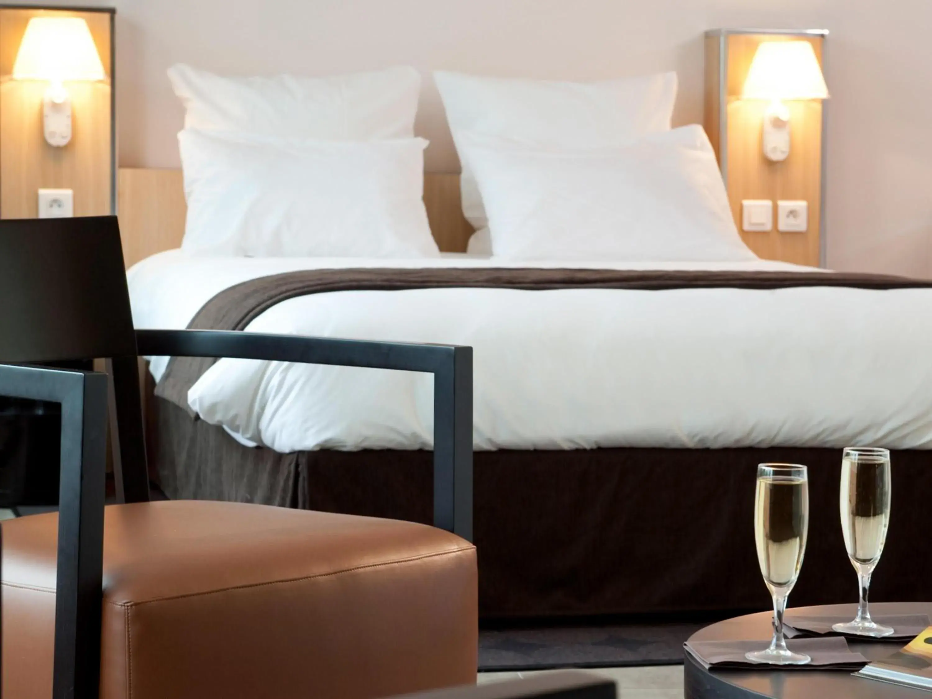 Bedroom, Bed in Hôtel Mercure Thionville Centre Porte du Luxembourg Bedroom, Bed in Hôtel Mercure Thionville Centre Porte du Luxembourg