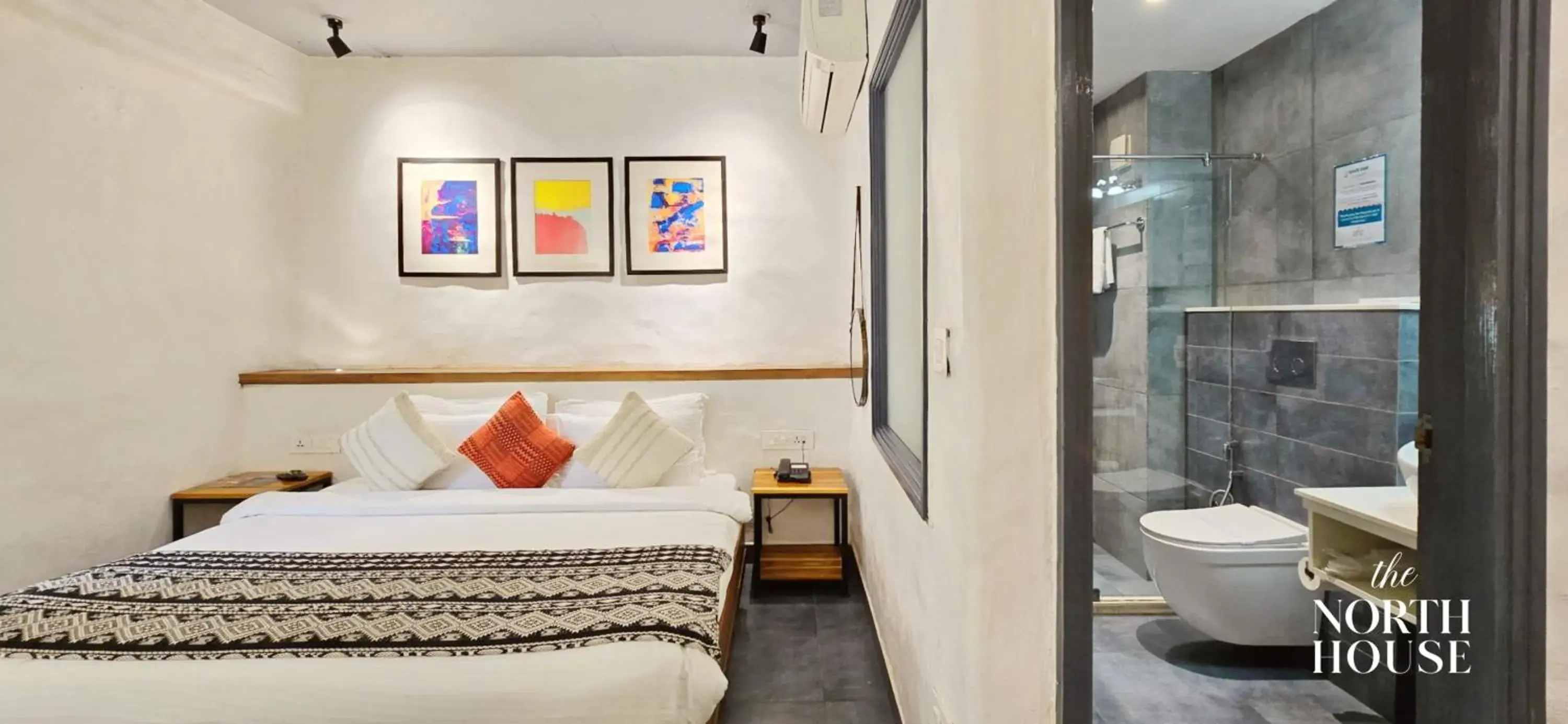 Deluxe Room in Hotel North House - Best Boutique Hotel in Haldwani Deluxe Room in Hotel North House - Best Boutique Hotel in Haldwani