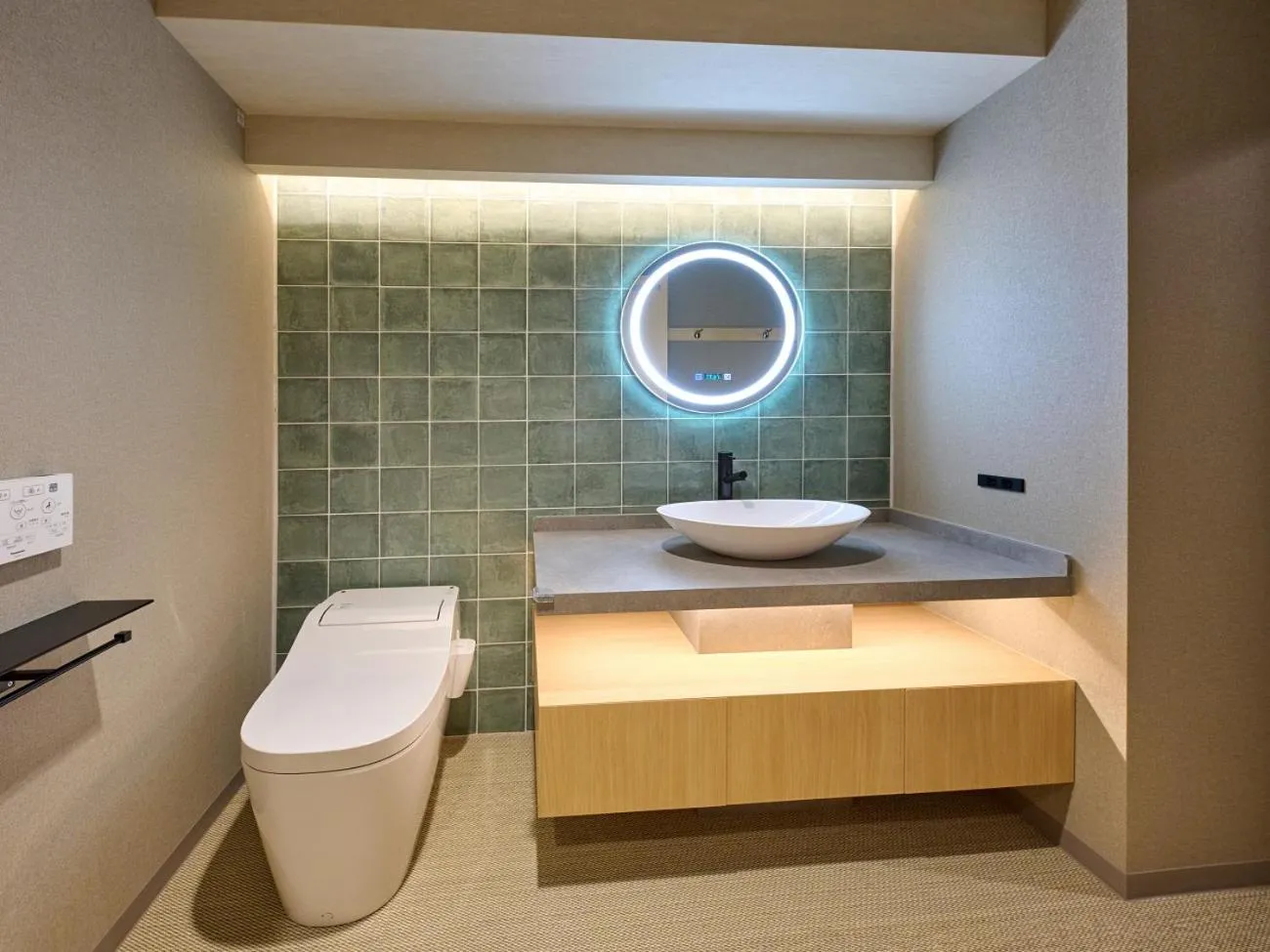 Toilet in Fugaku Hanabusa