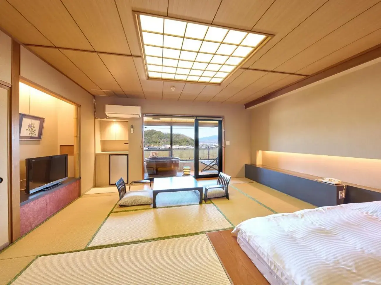Photo of the whole room, Bed in Fugaku Hanabusa Photo of the whole room, Bed in Fugaku Hanabusa