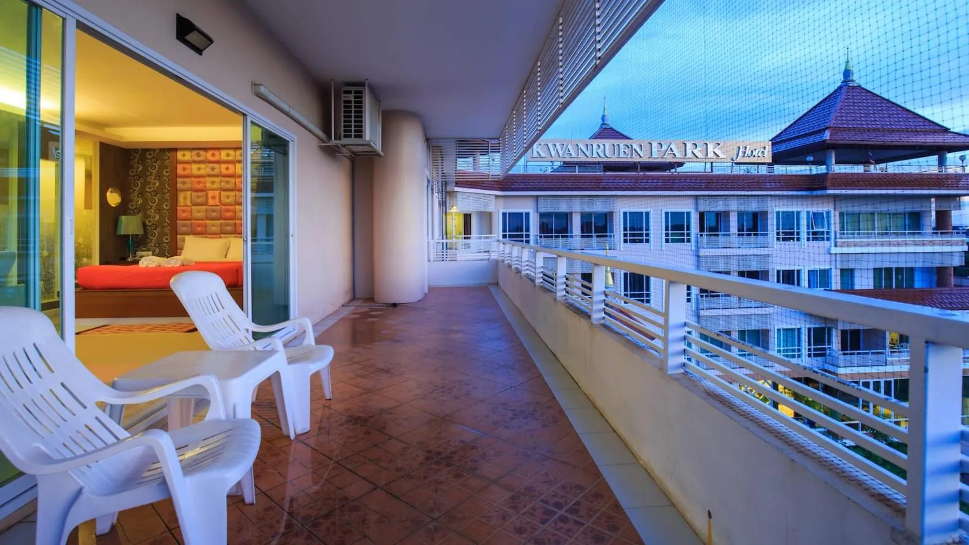 Property building in Kwan Ruen Park