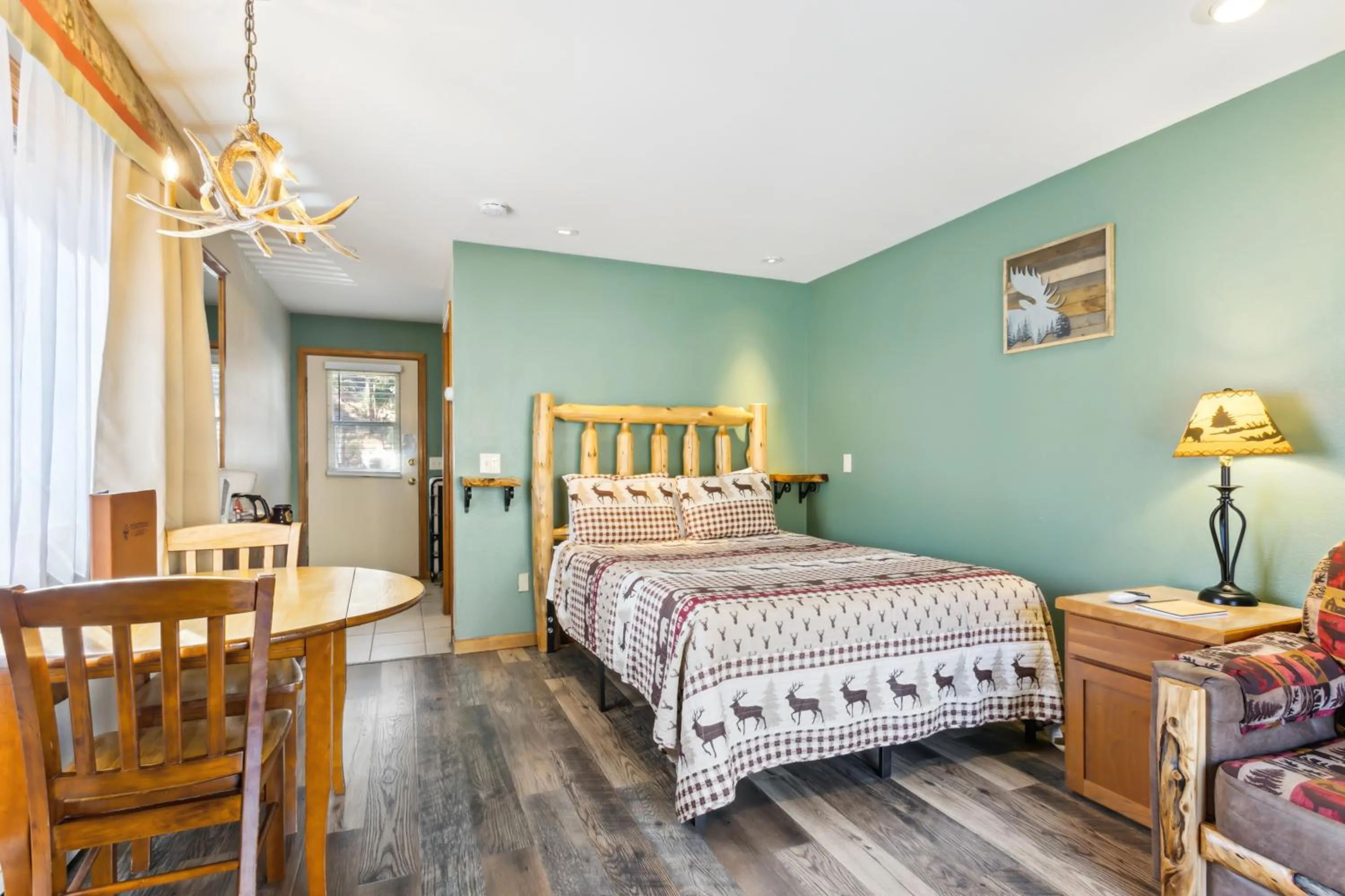 Bed in Ponderosa Lodge