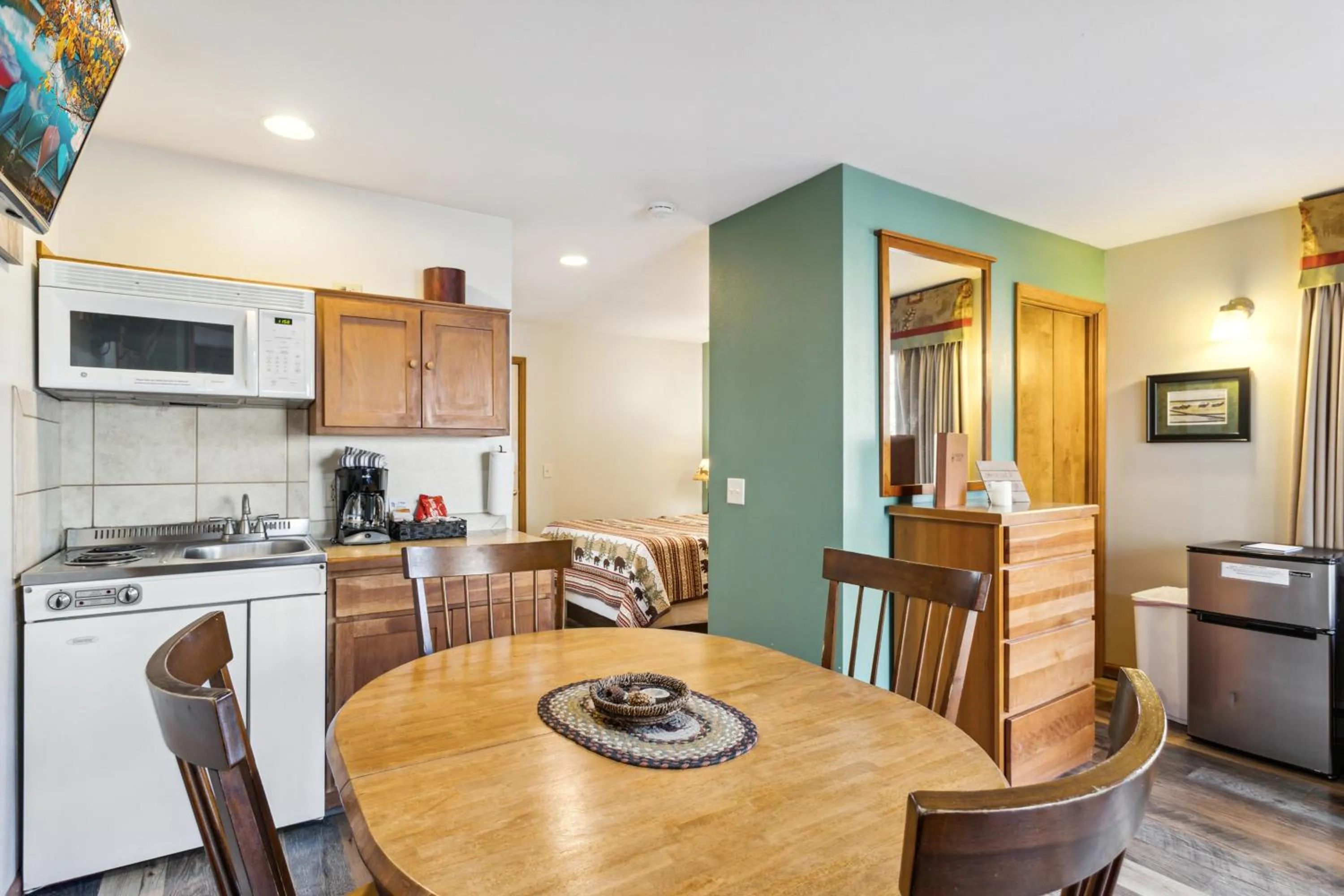 Kitchen or kitchenette in Ponderosa Lodge