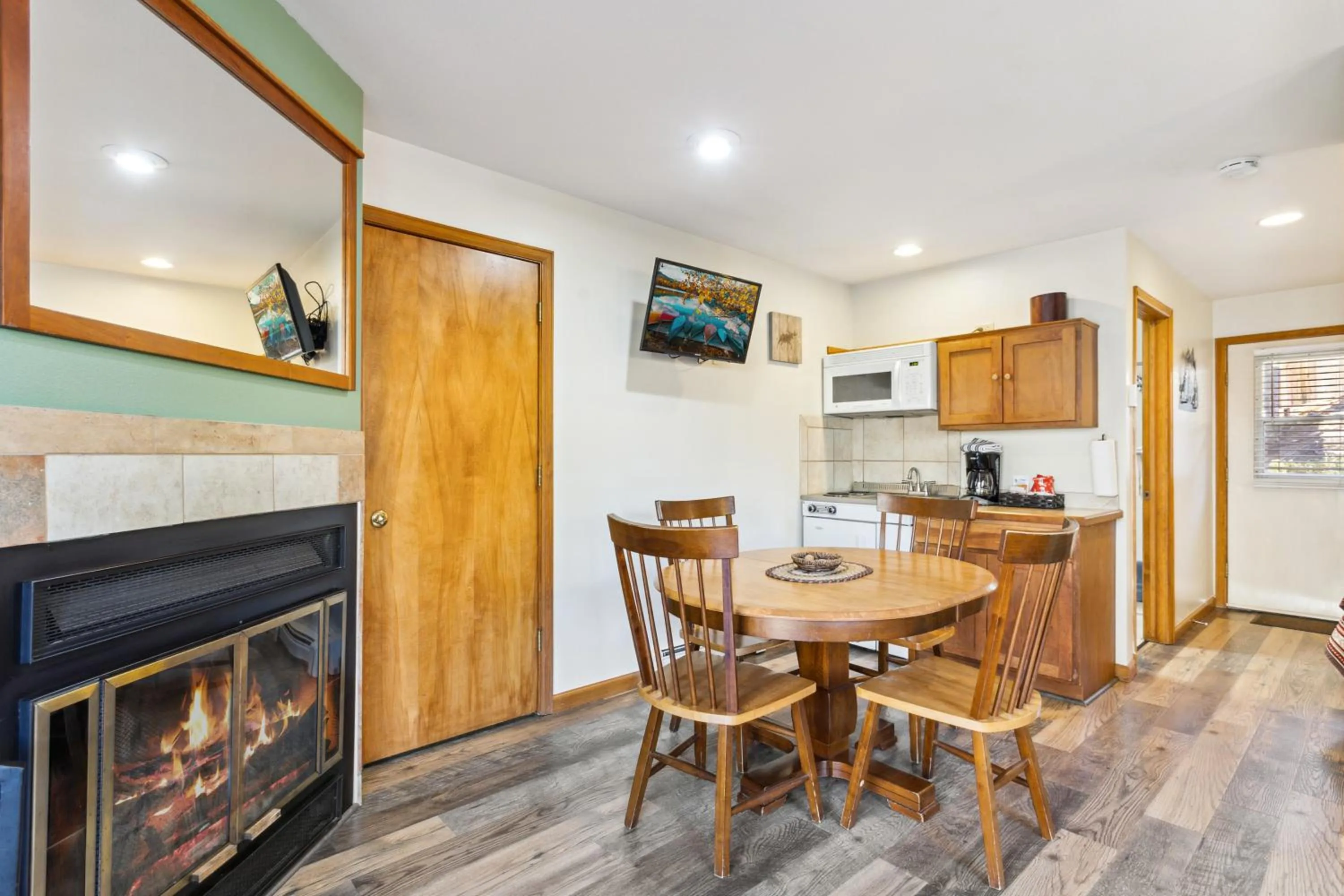 Kitchen or kitchenette in Ponderosa Lodge