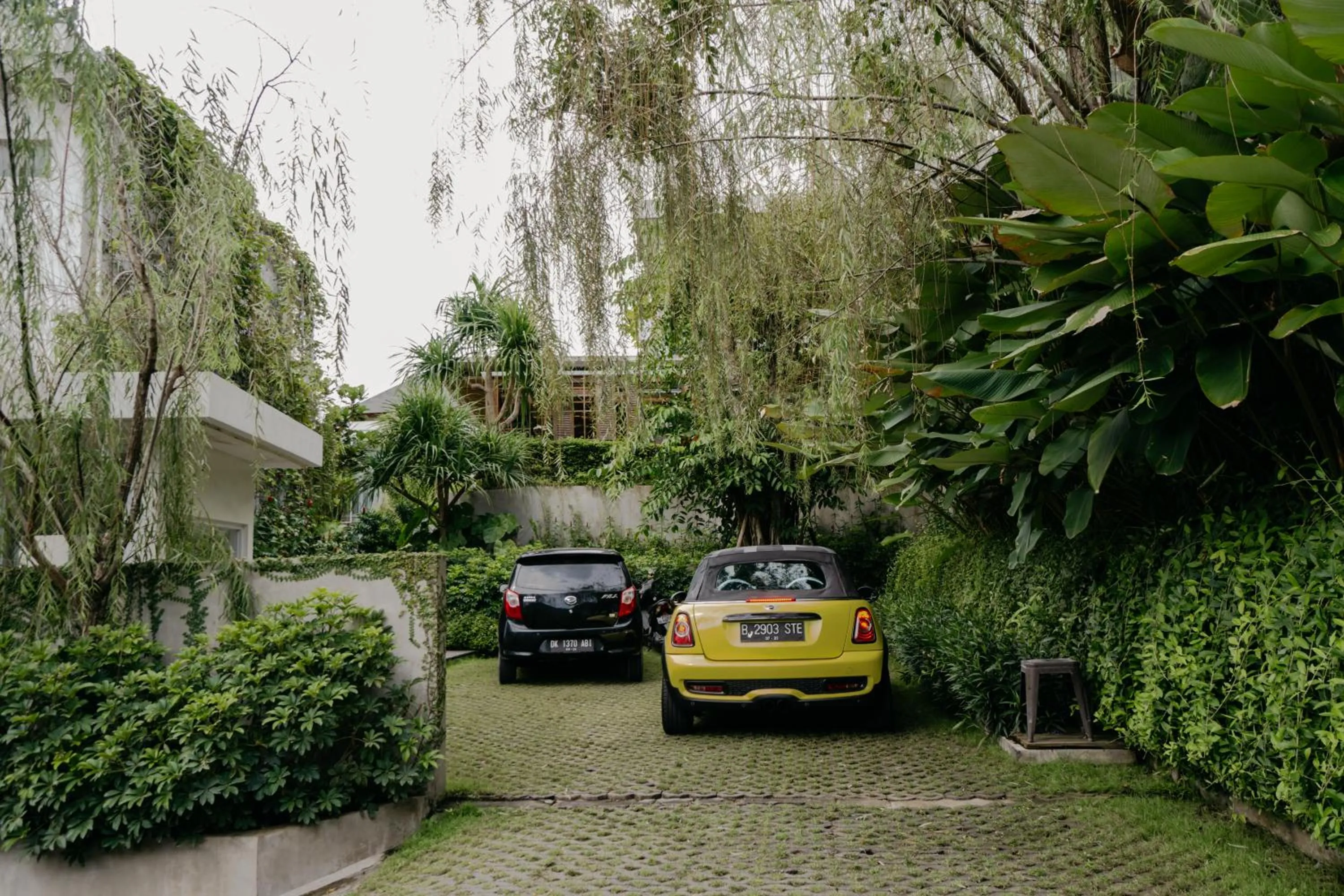 Parking in Rimbun Canggu Hotel