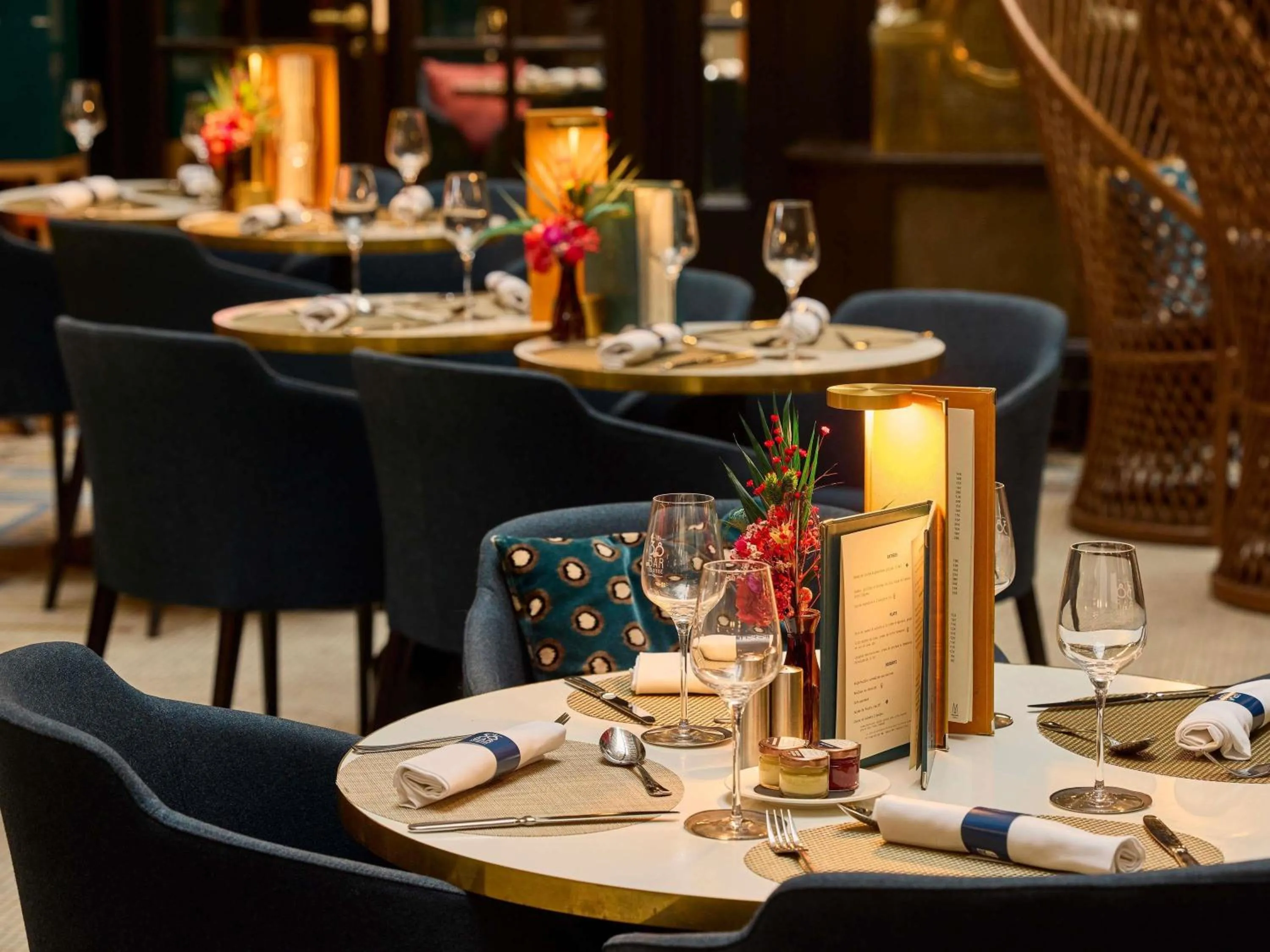 Lounge or bar in l'Echiquier Opéra Hotel Paris - MGallery Collection