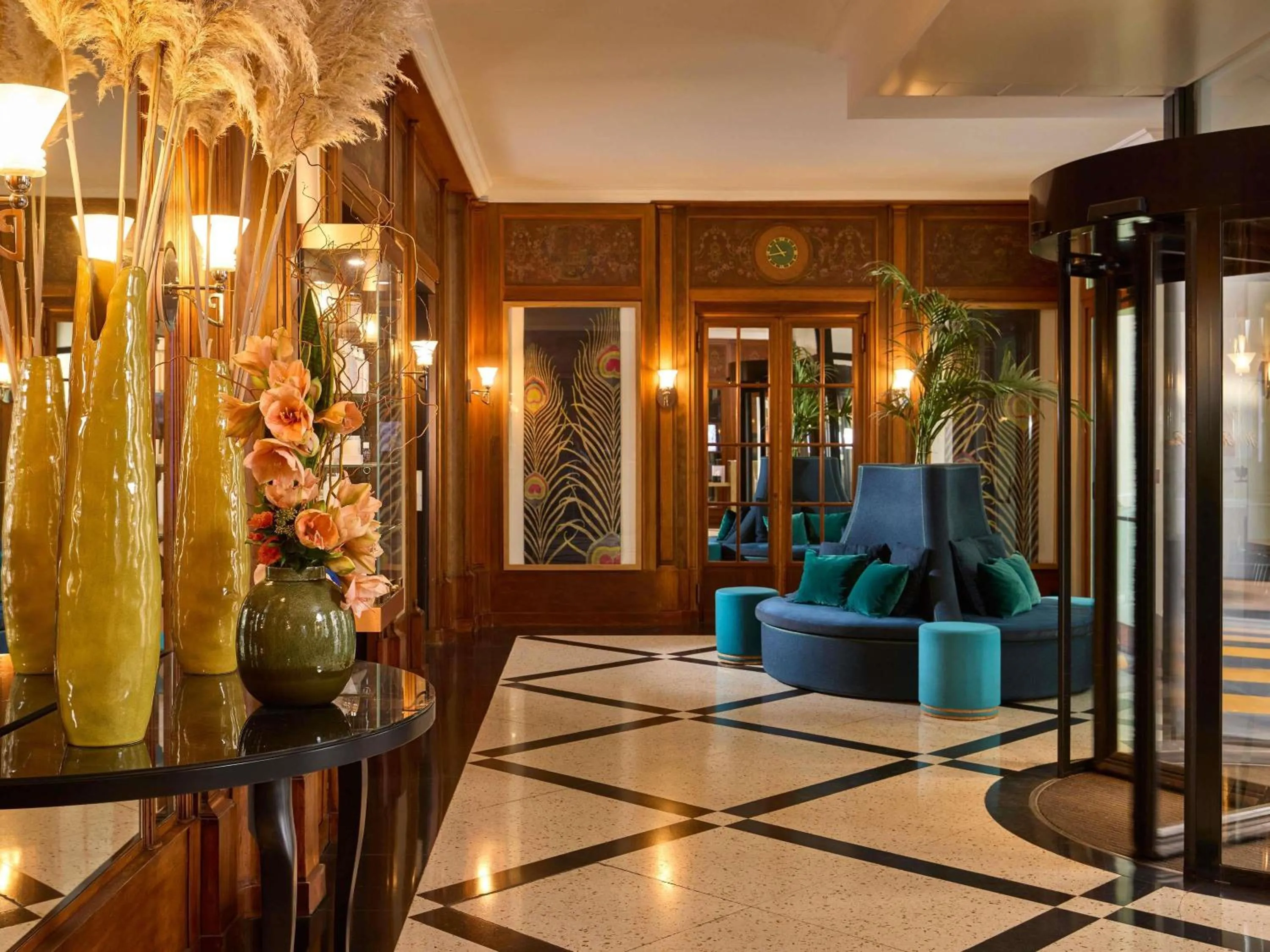 Property building in l'Echiquier Opéra Hotel Paris - MGallery Collection