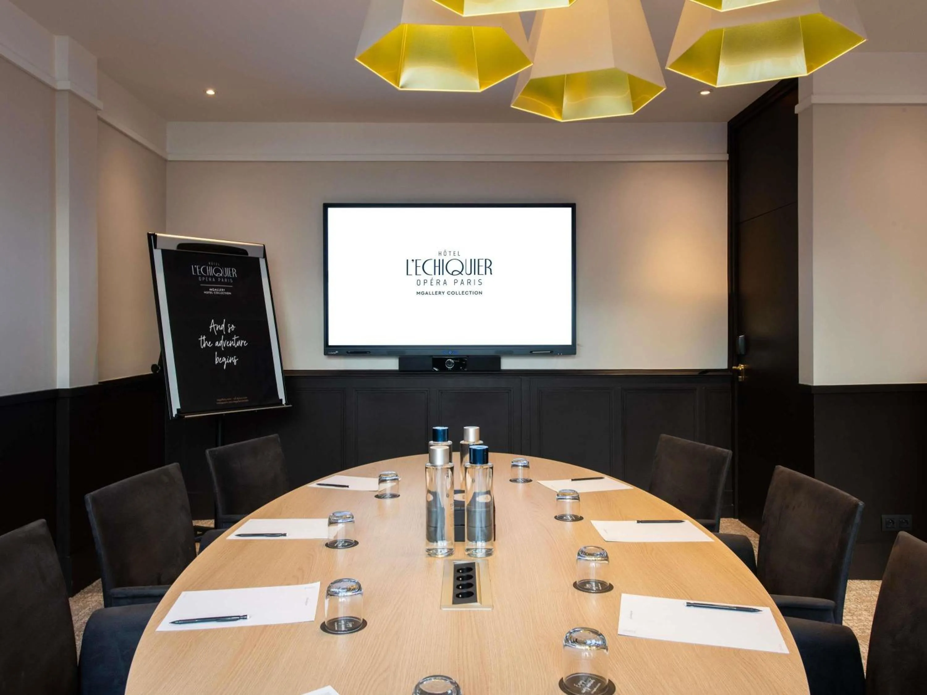 Meeting/conference room in l'Echiquier Opéra Hotel Paris - MGallery Collection