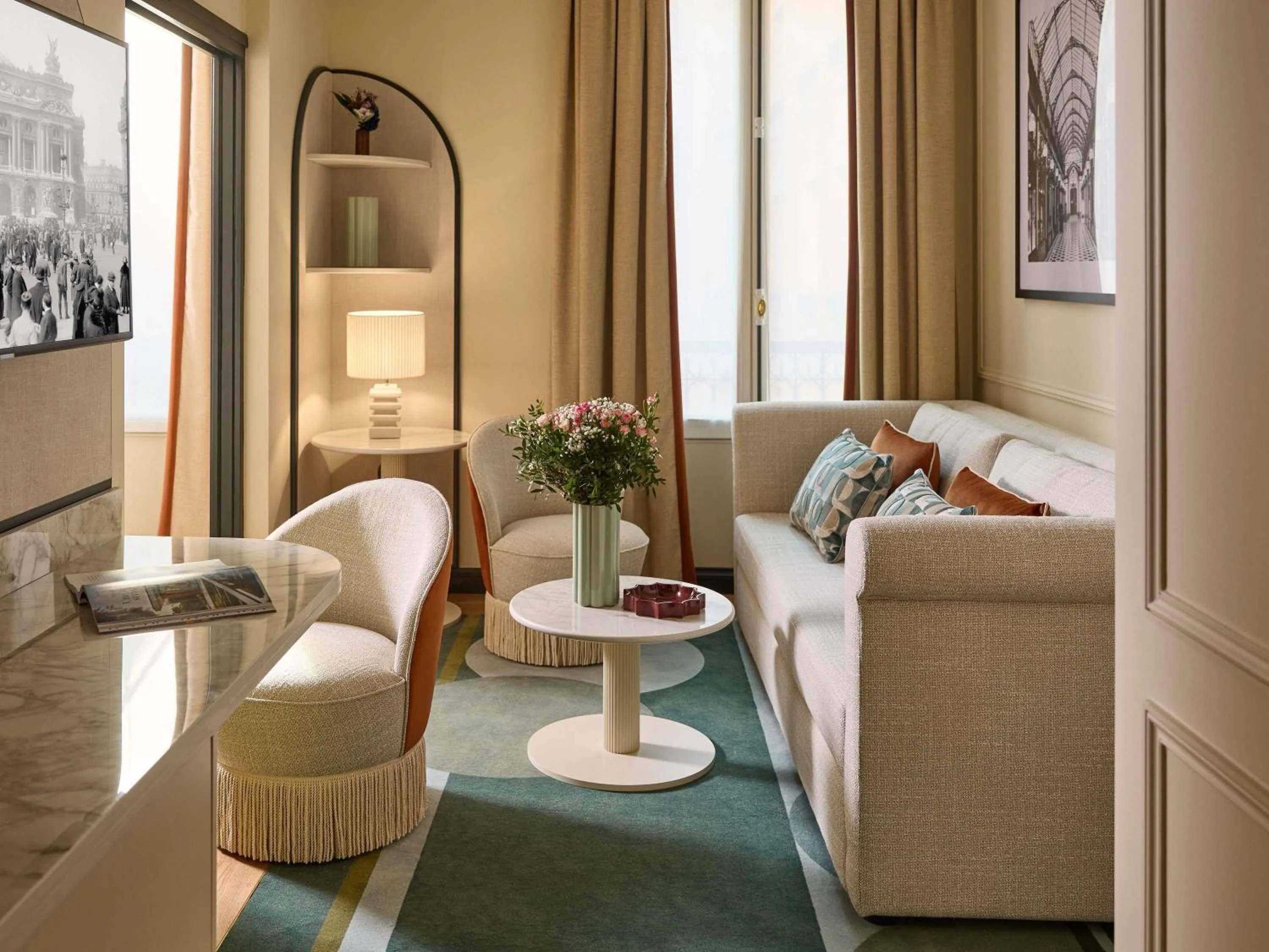 Bedroom in l'Echiquier Opéra Hotel Paris - MGallery Collection